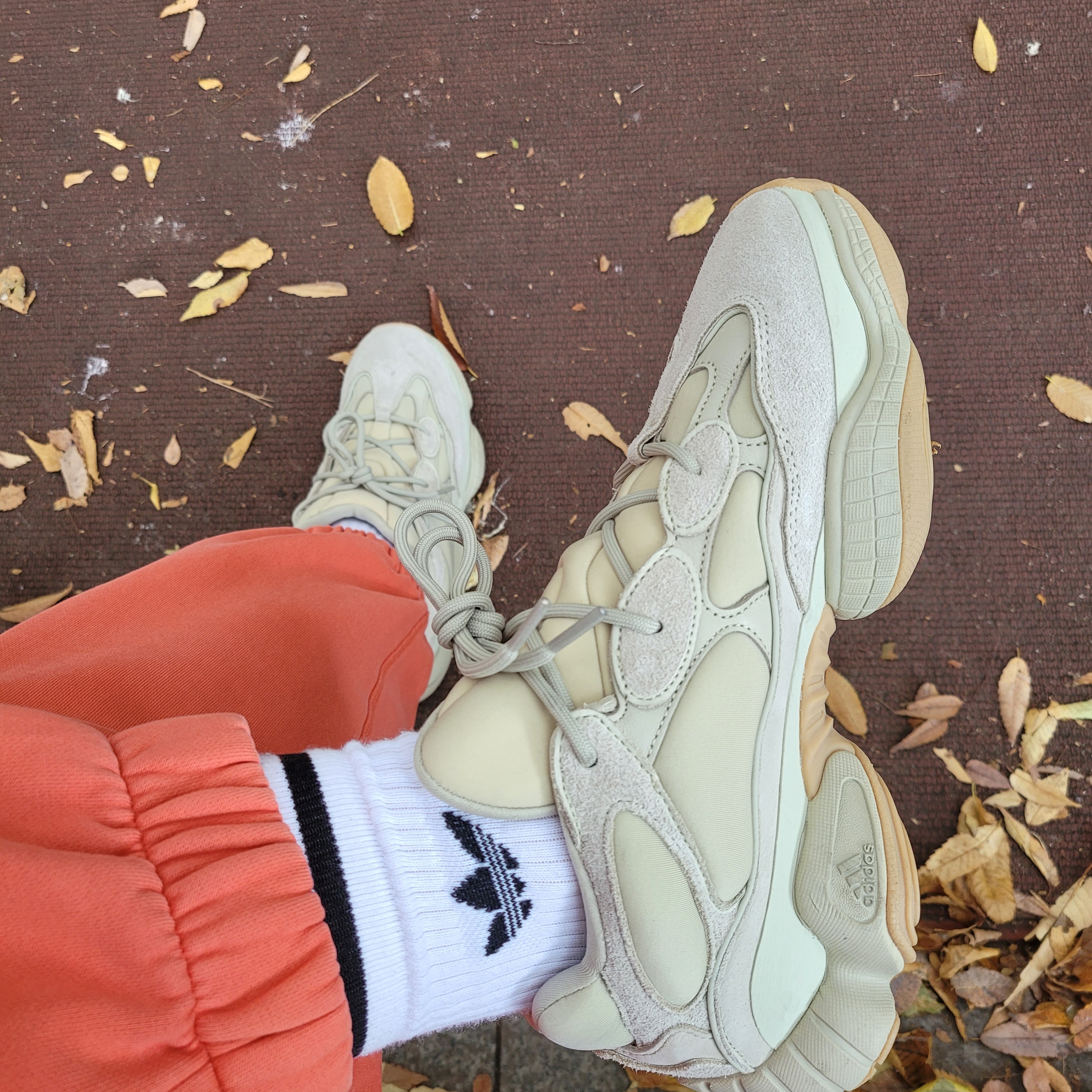 Adidas Yeezy 500 Stone 착용 스타일 - 3
