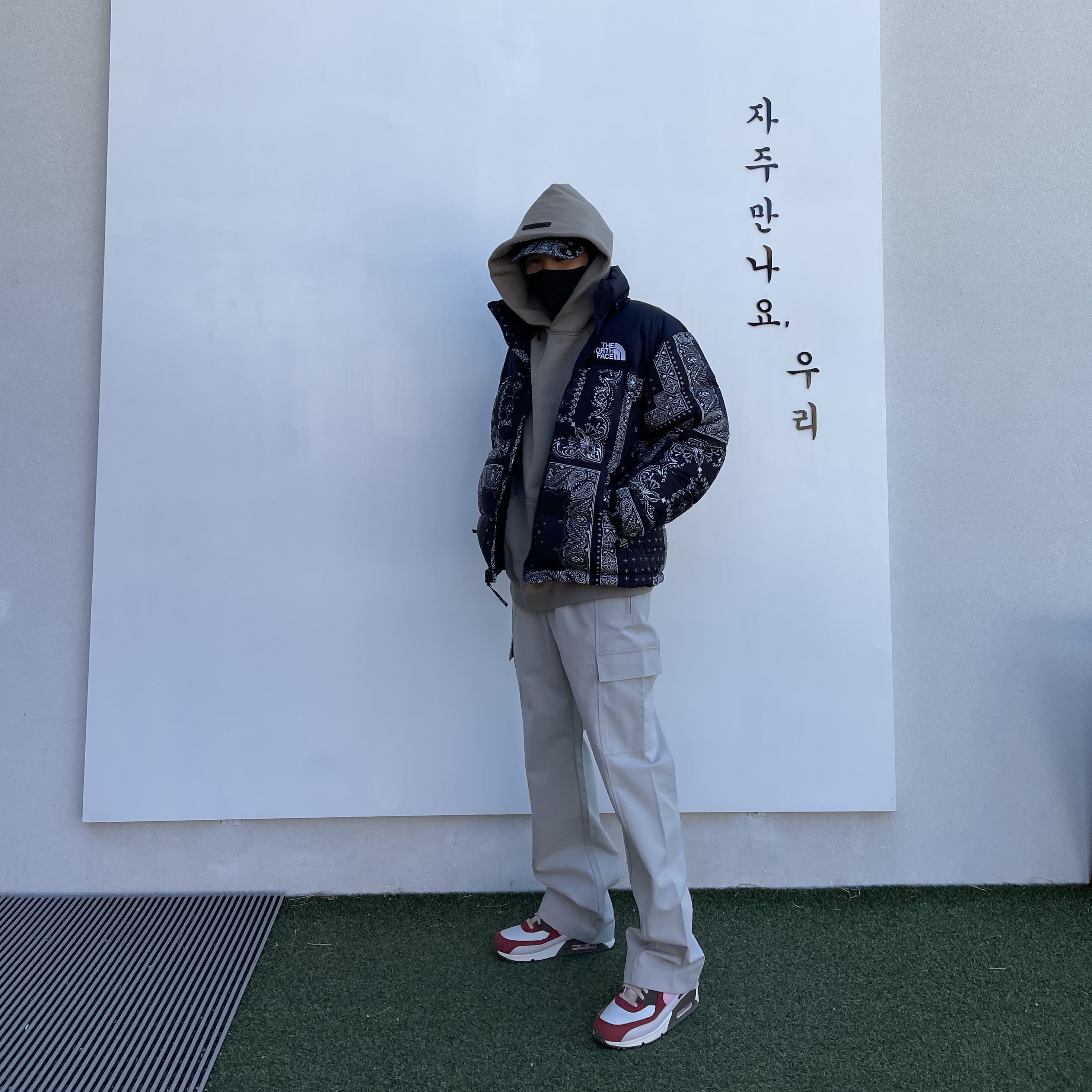 The North Face 1996 Novelty Nuptse Jacket Real Black - 21FW, Supreme Bandana Camp Cap Black - 21SS 착용 스타일 - 1