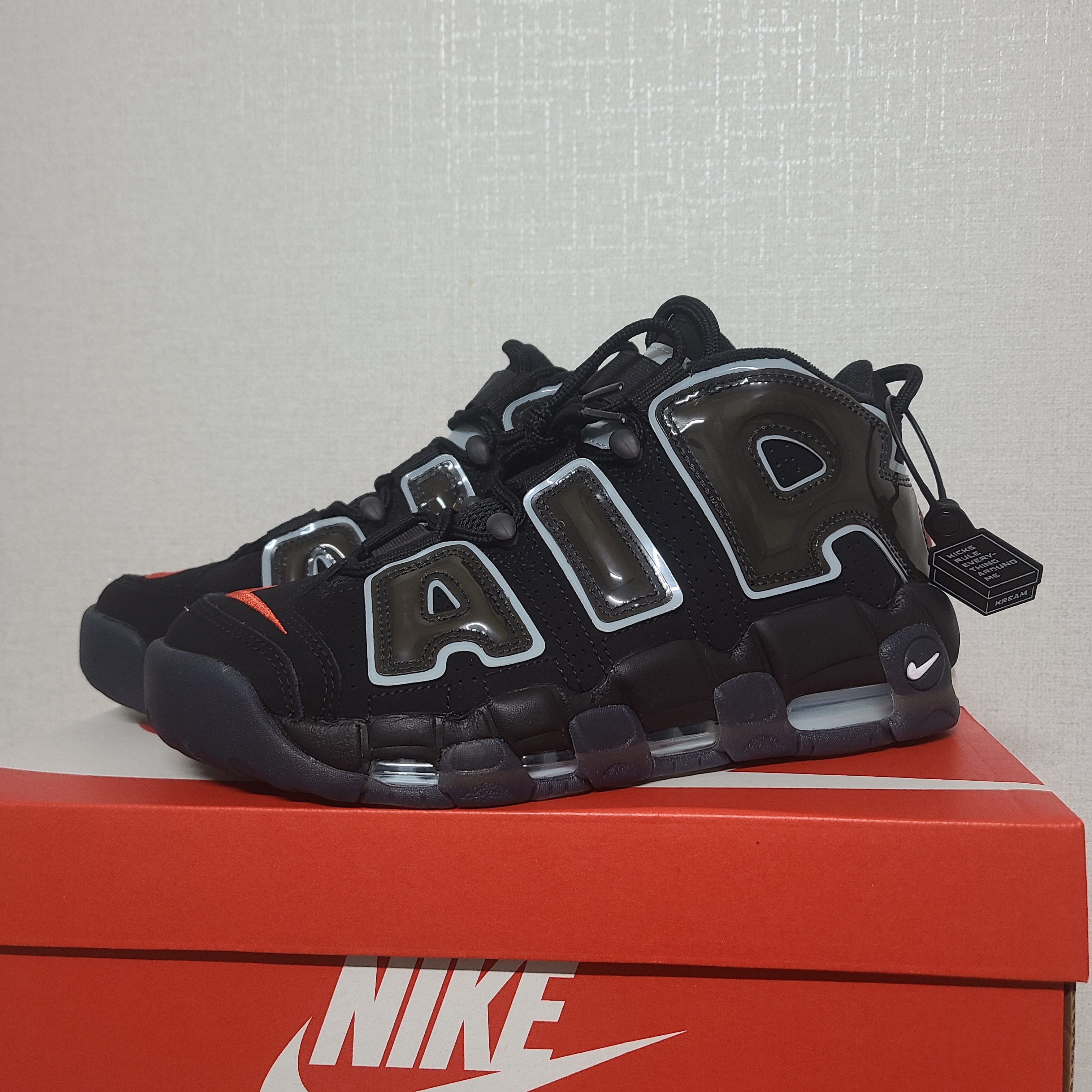 Nike Air More Uptempo 96 Maximum Volume 착용 스타일 - 2