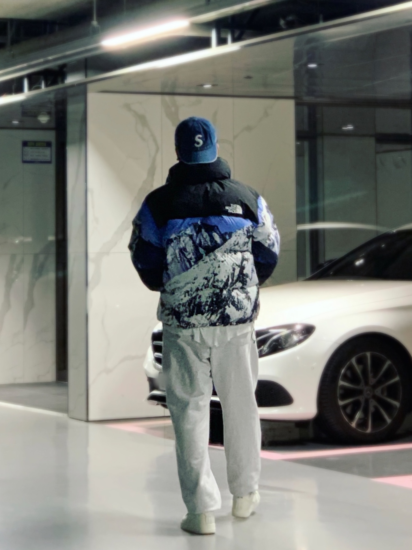 Supreme x The North Face Mountain Baltoro Jacket Blue White - 17FW, Nike x Comme des Garcons Homme Plus Air Force Mid White 착용 스타일 - 1