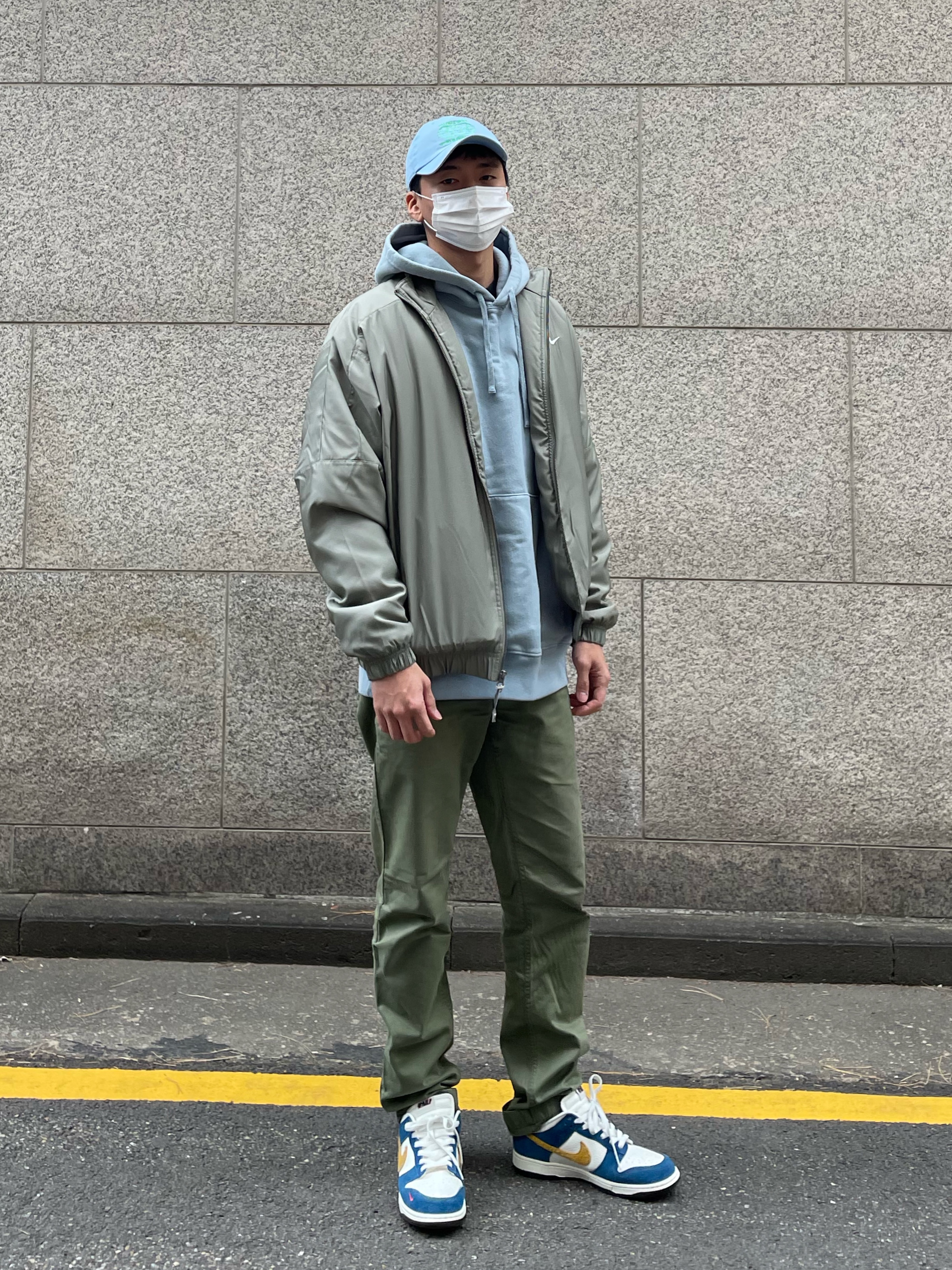 Nike x Kasina Dunk Low 80's Bus, Nike NRG Solo Swoosh Satin Bomber Jacket Light Army - US/EU 착용 스타일