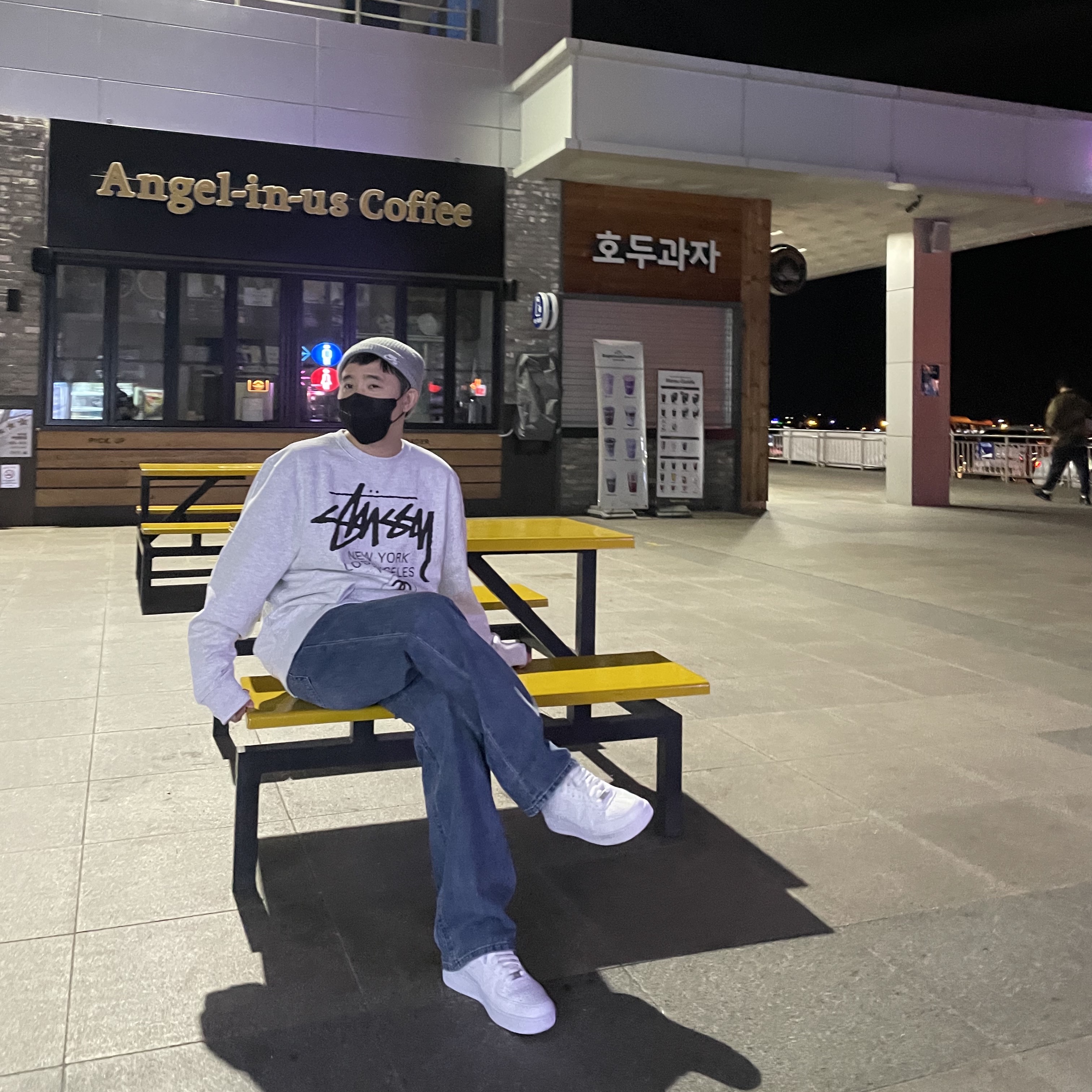 Stussy World Tour Crew Ash Heather 2021, Nike Air Force 1 '07 Low White 착용 스타일 - 5