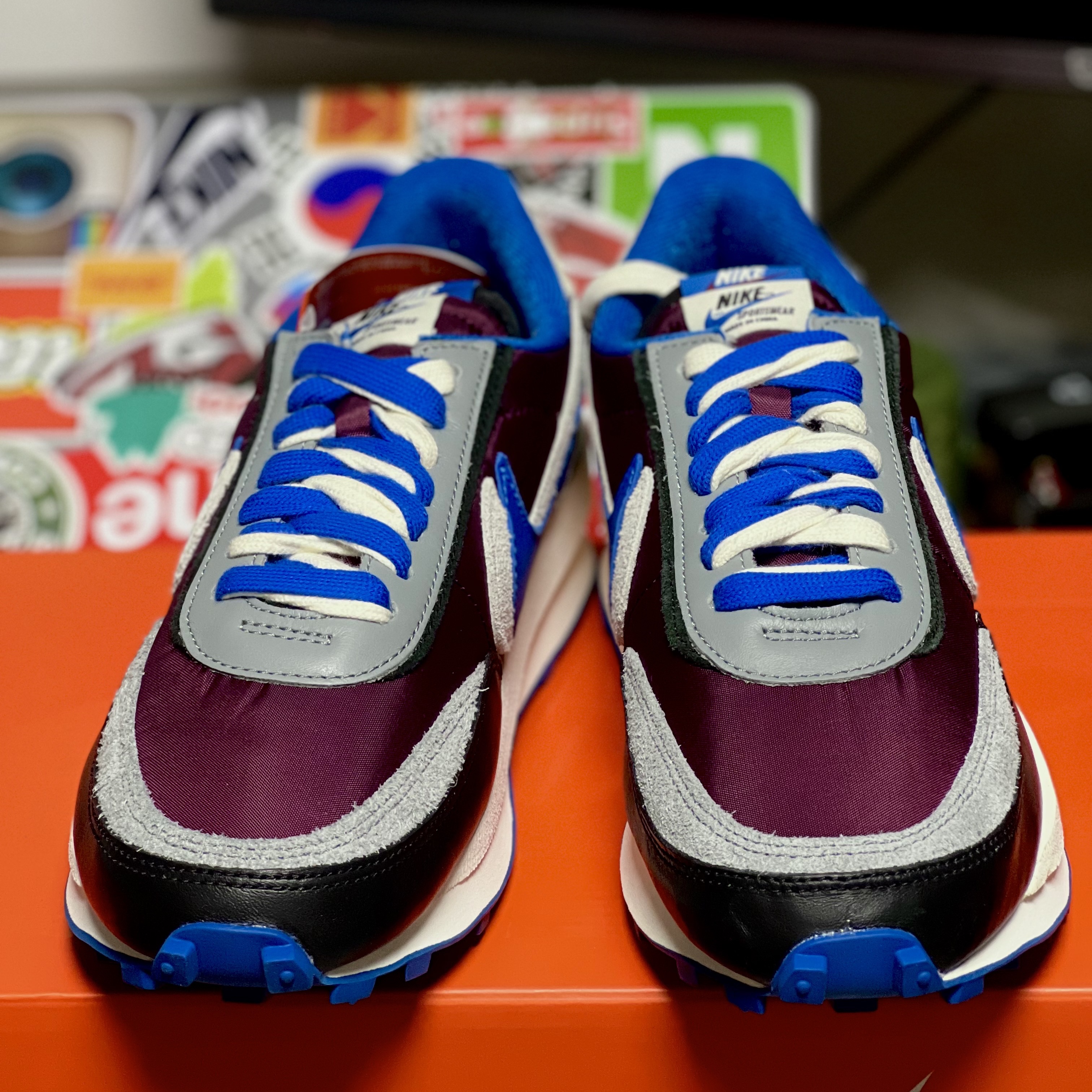 Nike x Sacai x Undercover LDWaffle Night Maroon Team Royal 착용 스타일 - 2