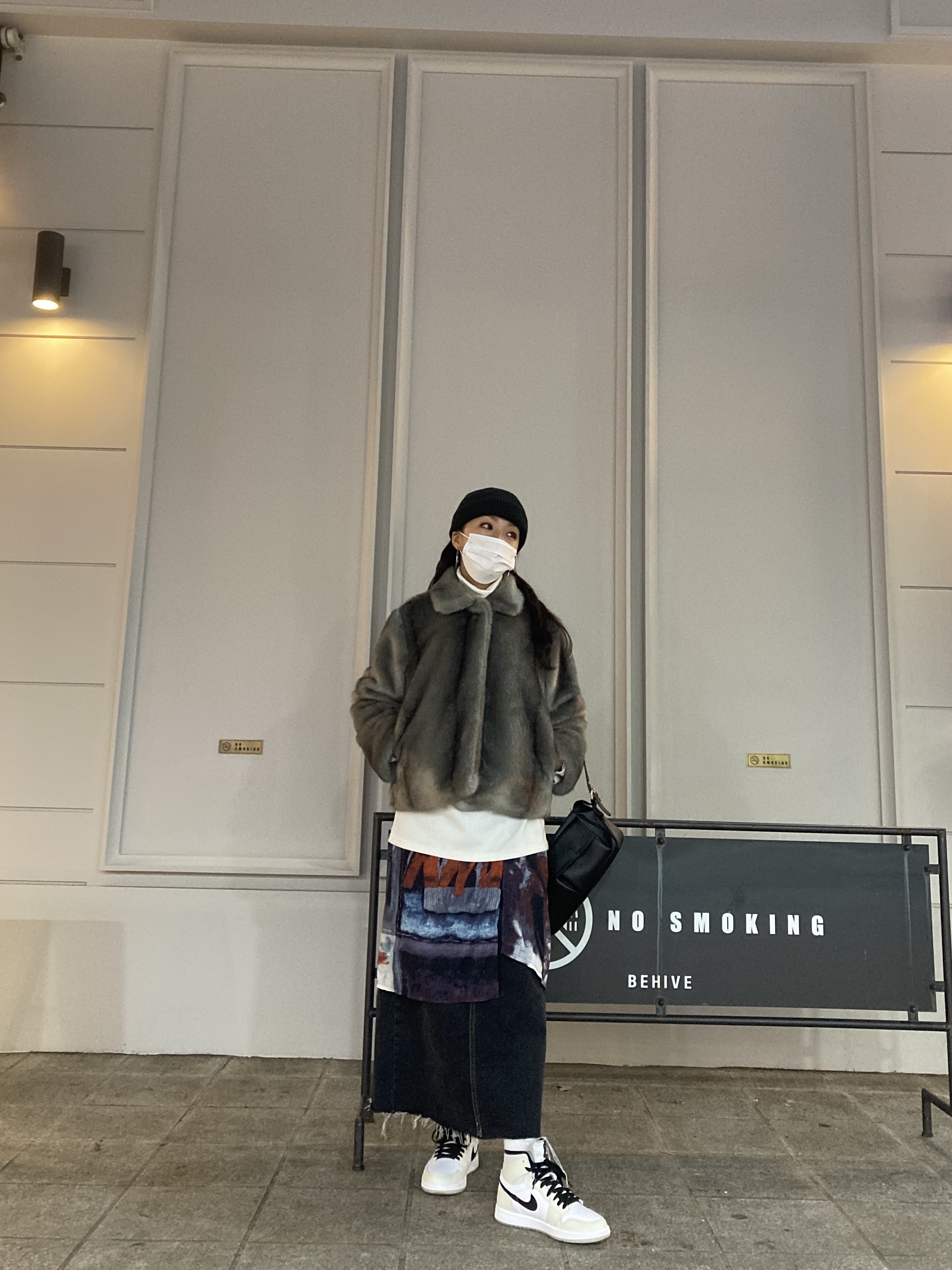 (W) Jordan 1 Zoom Air CMFT Light Bone 착용 스타일 - 1