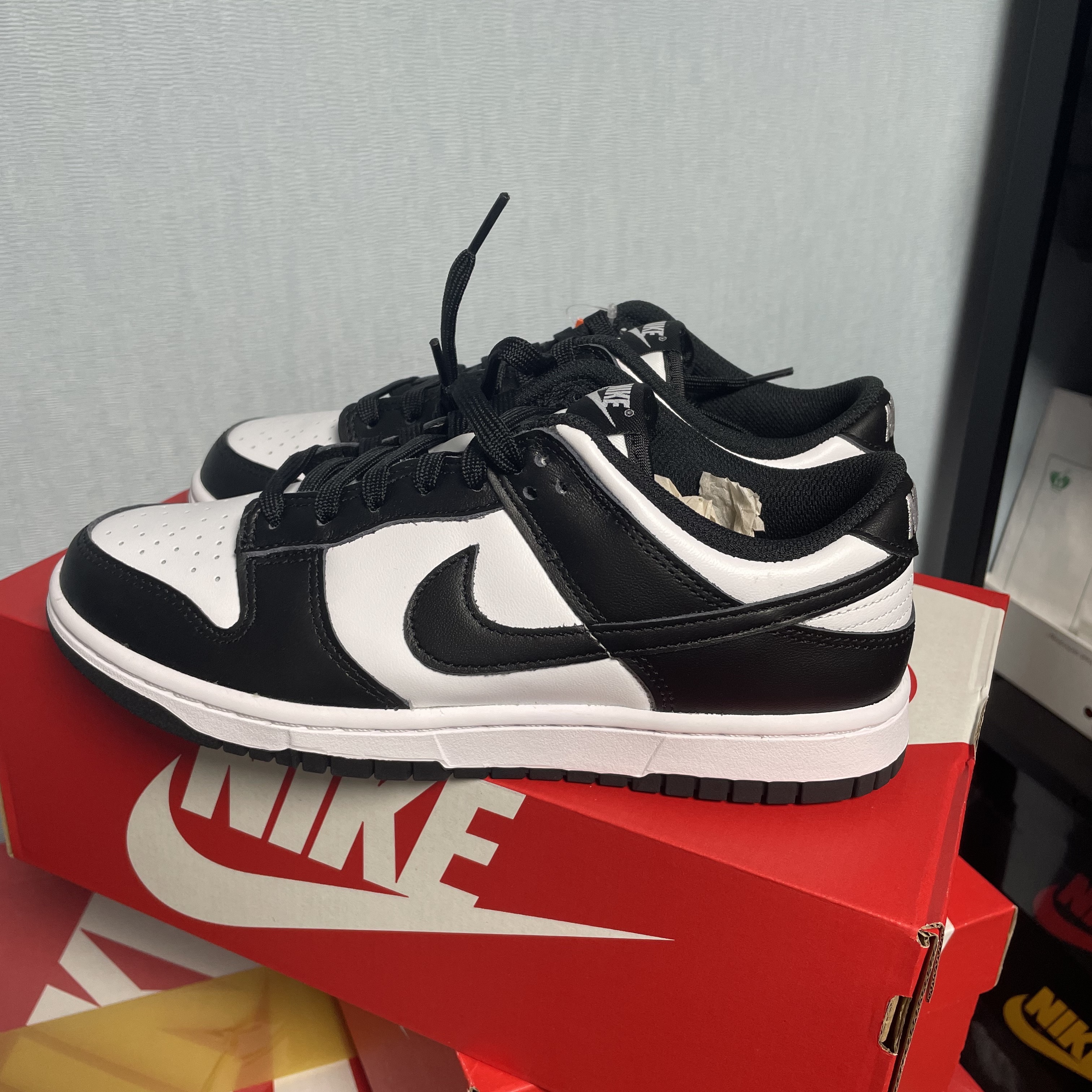 (W) Nike Dunk Low Black 착용 스타일 - 2