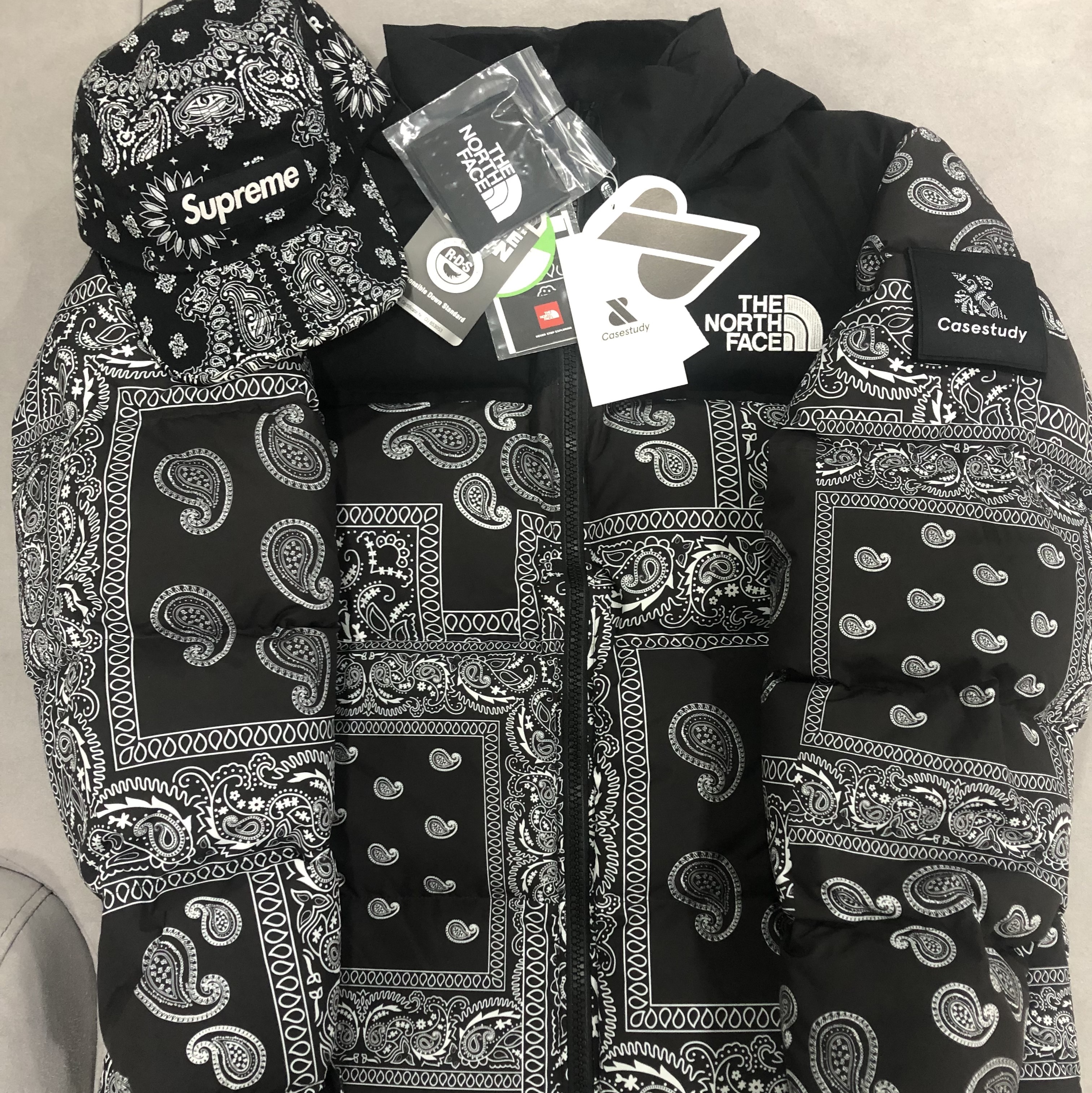The North Face Nuptse Down Jacket Black 착용 스타일