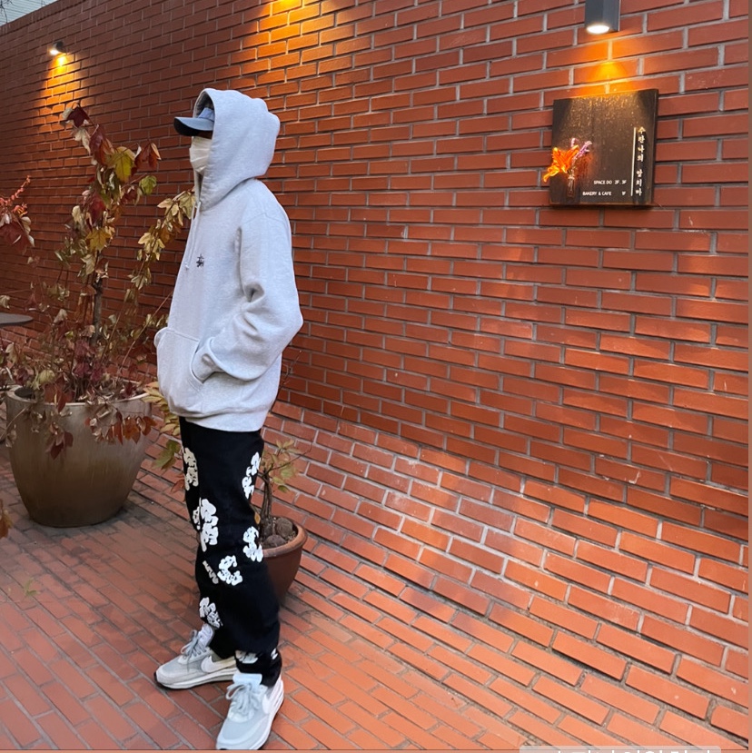 Nike x Sacai x Fragment LDWaffle Light Smoke Grey, Stussy Basic Stussy Hoodie Ash Heather 2021 착용 스타일