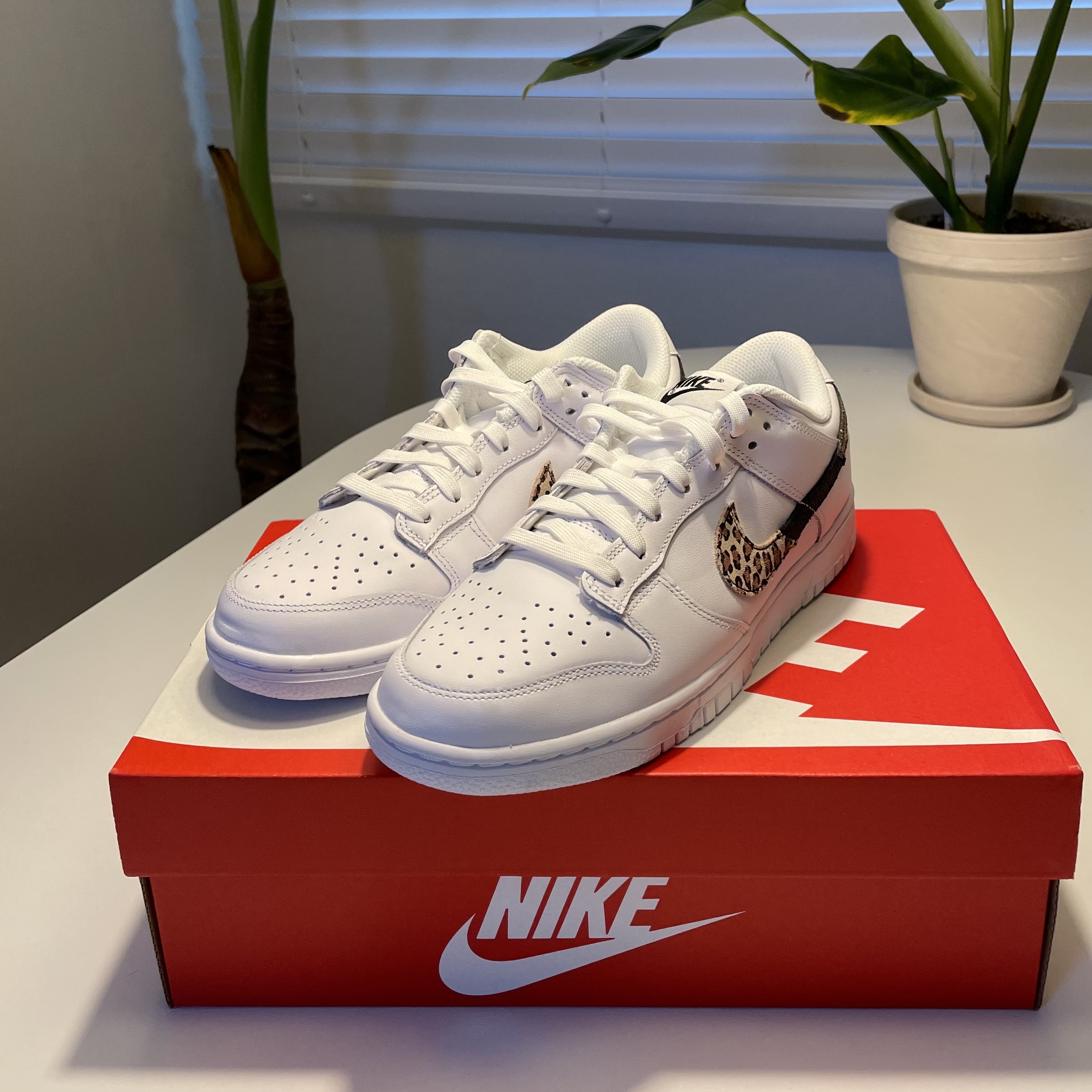 (W) Nike Dunk Low SE Primal White 착용 스타일 - 3