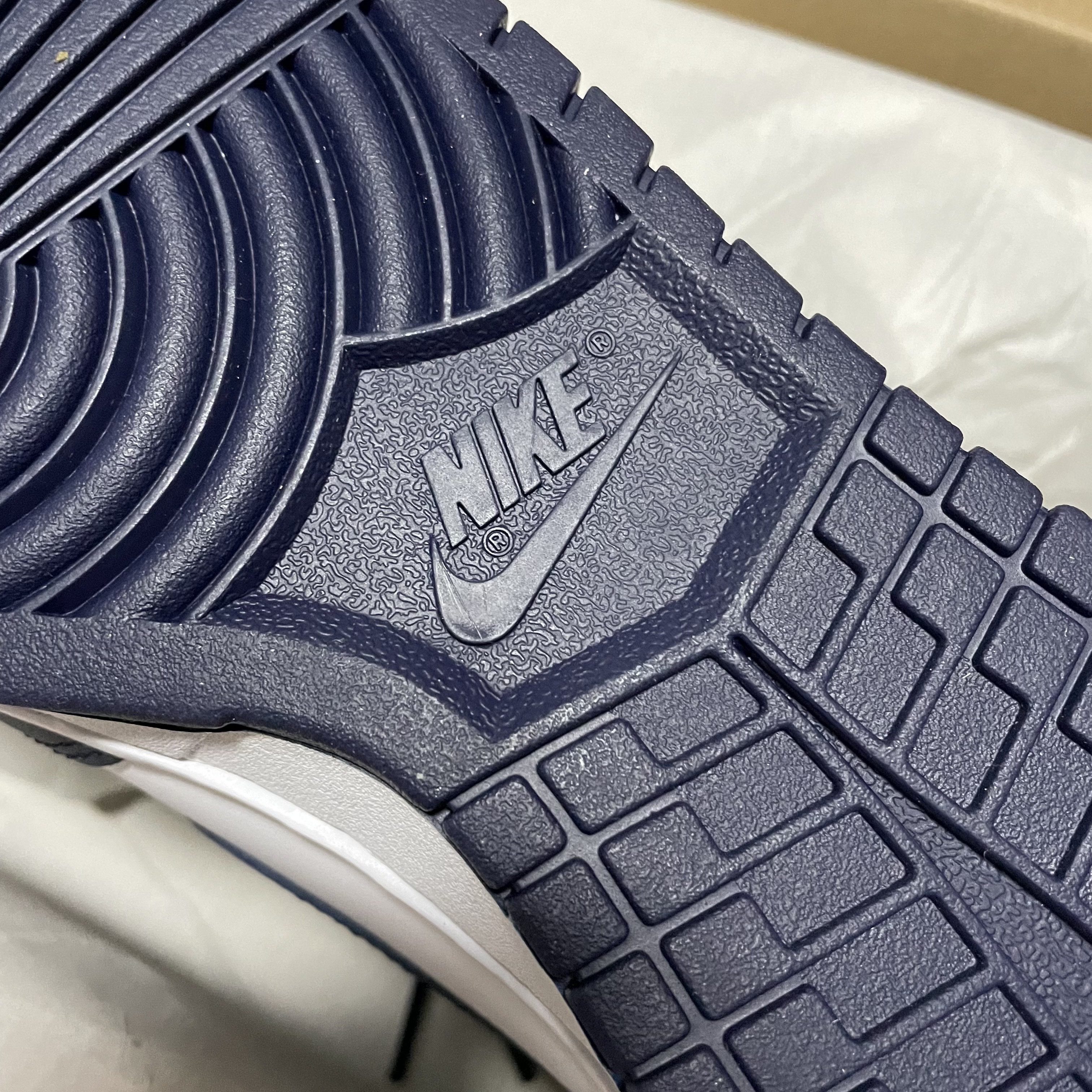 Nike Dunk High Retro Championship Navy 착용 스타일 - 2