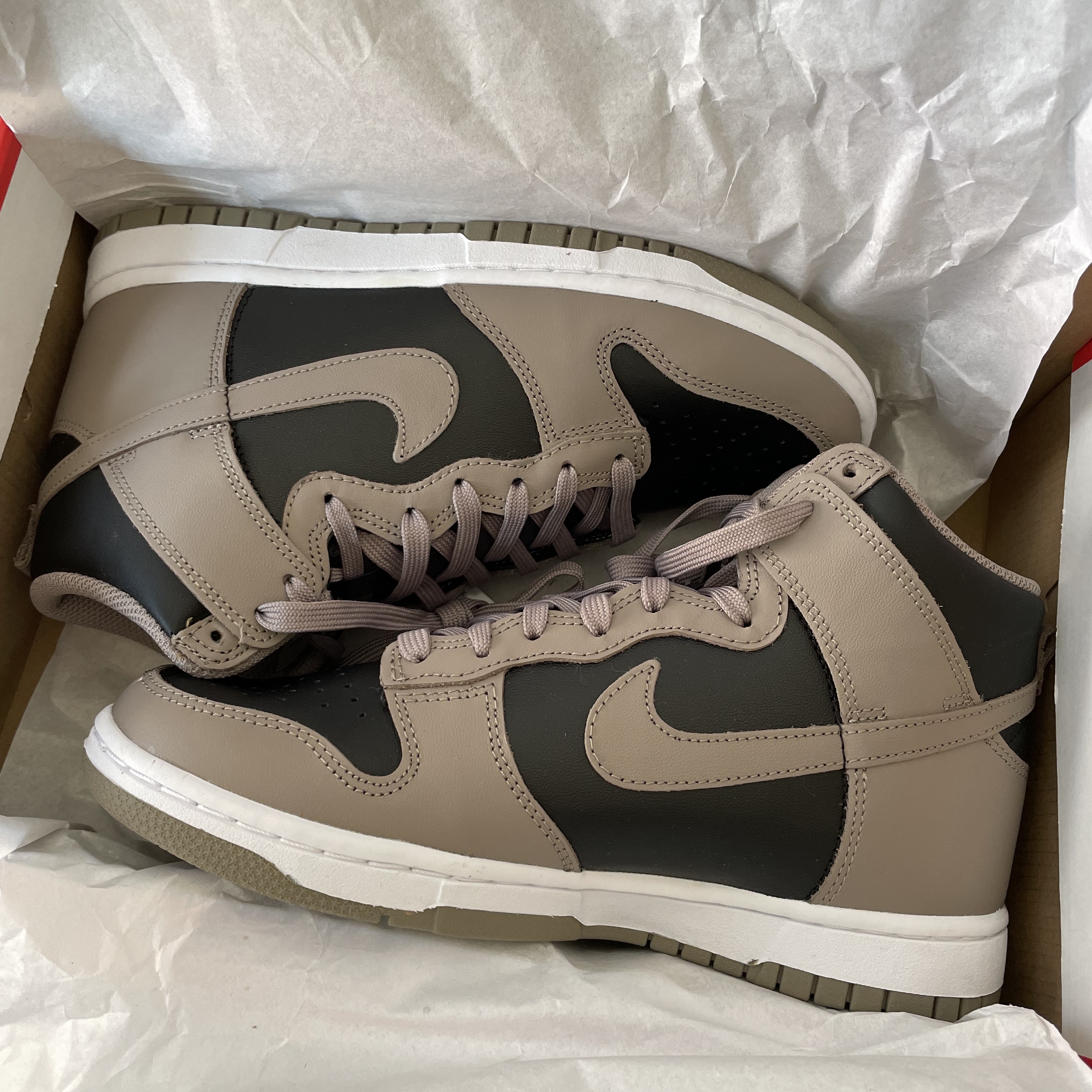 (W) Nike Dunk High Moon Fossil 착용 스타일 - 1