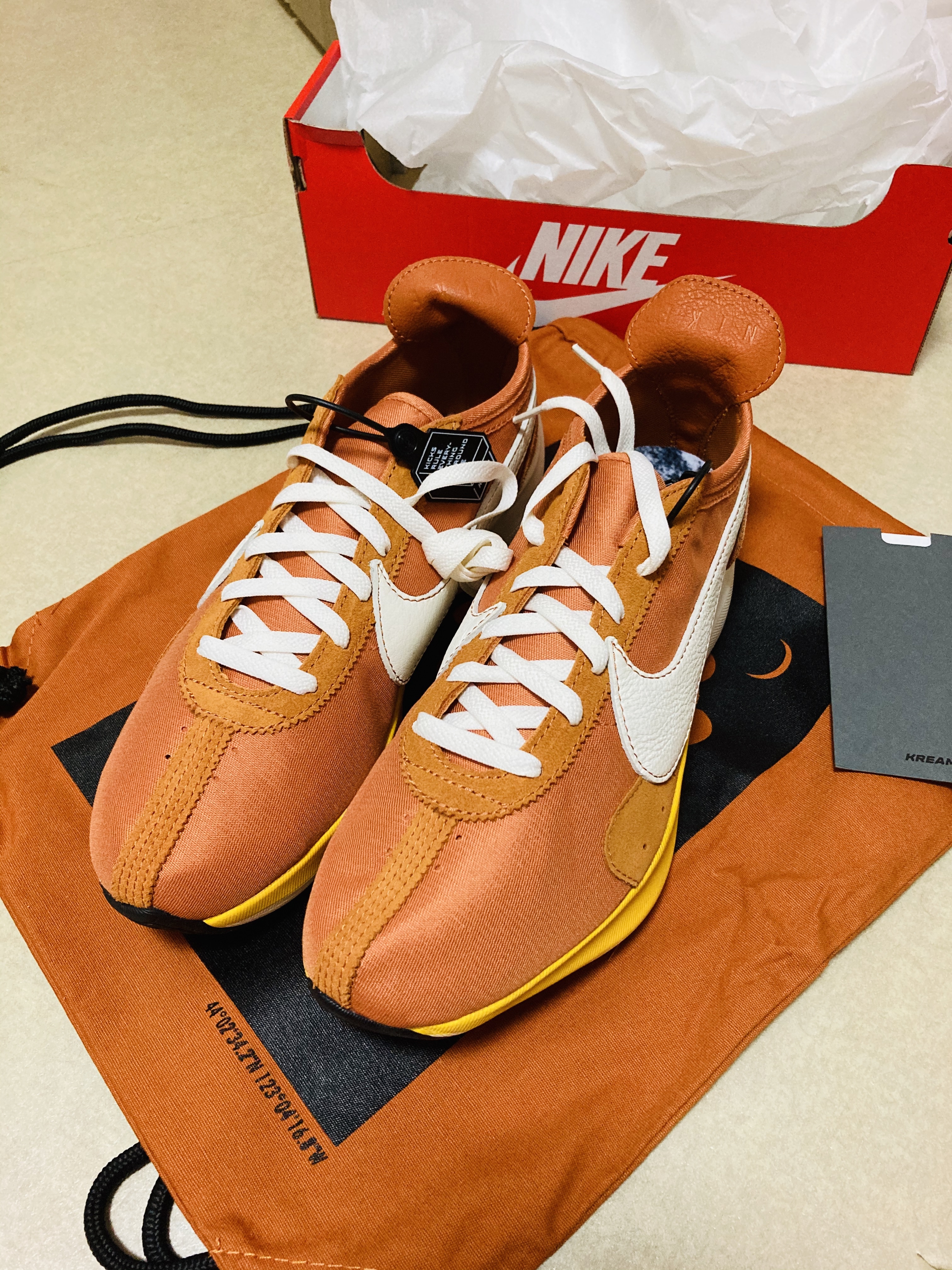 Nike Moon Racer Monarch 착용 스타일 - 3