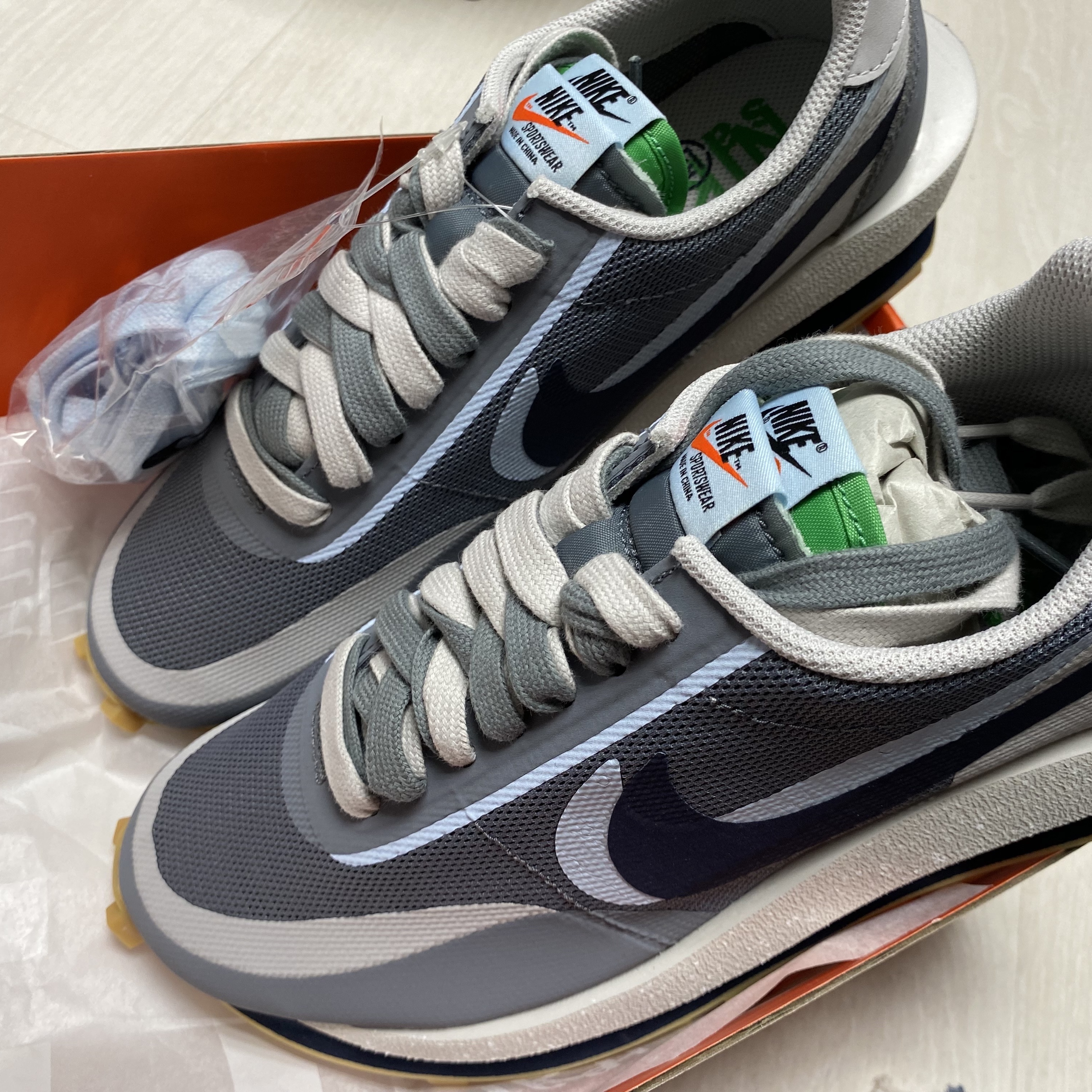 Nike x Sacai x Clot LDWaffle Cool Grey 착용 스타일 - 3