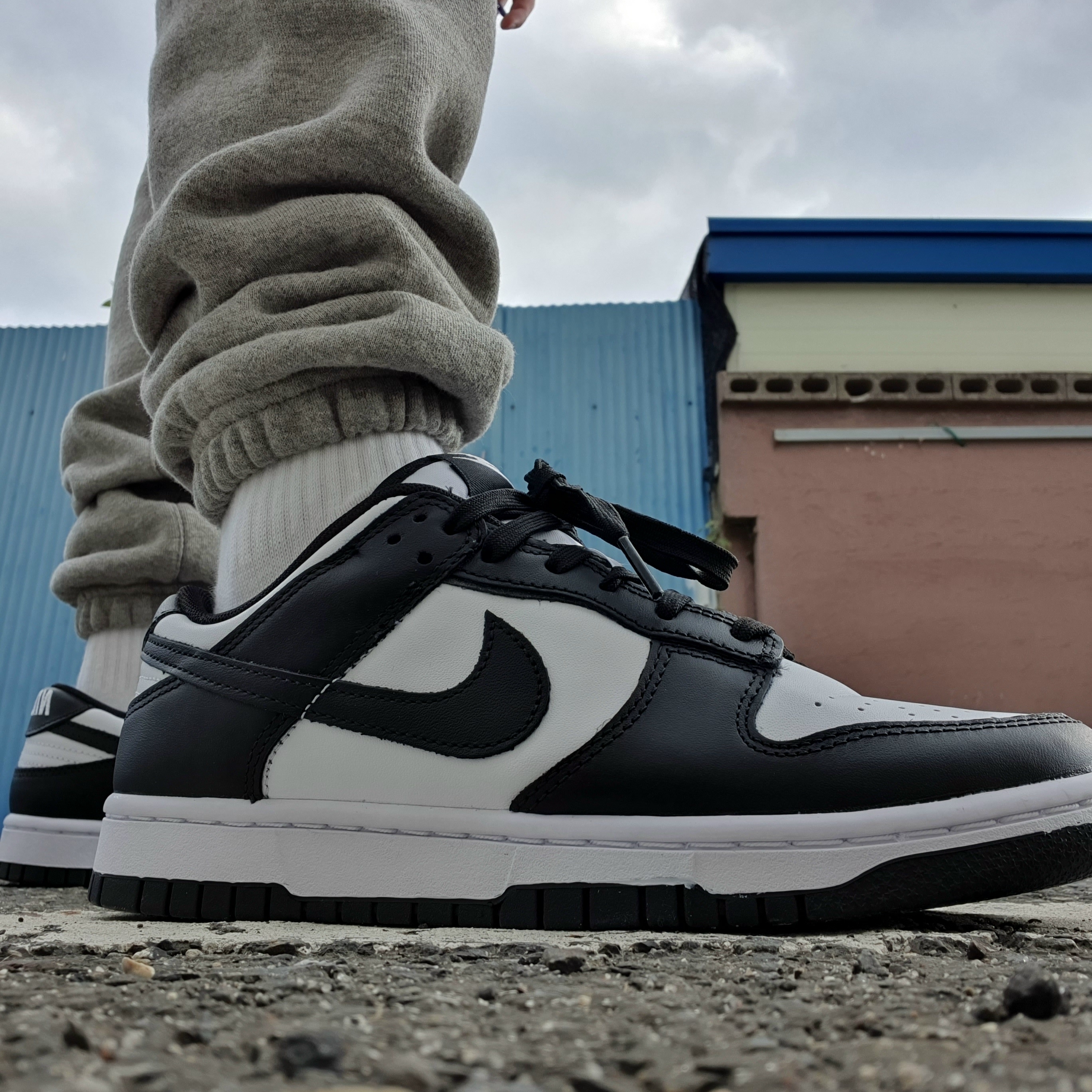 Nike Dunk Low Retro Black, Essentials Pull-Over Hoodie Heather Oatmeal - 21SS 착용 스타일 - 2