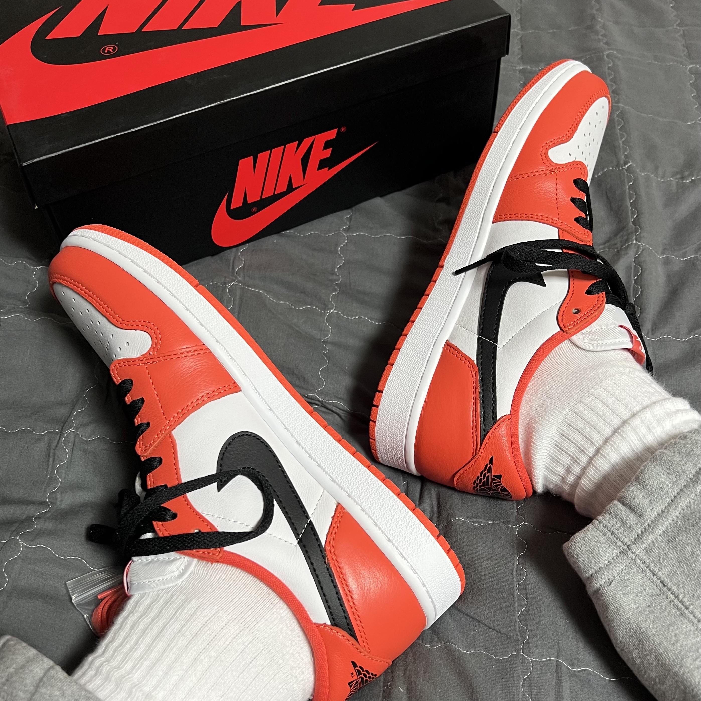 Jordan 1 Low OG Starfish 착용 스타일