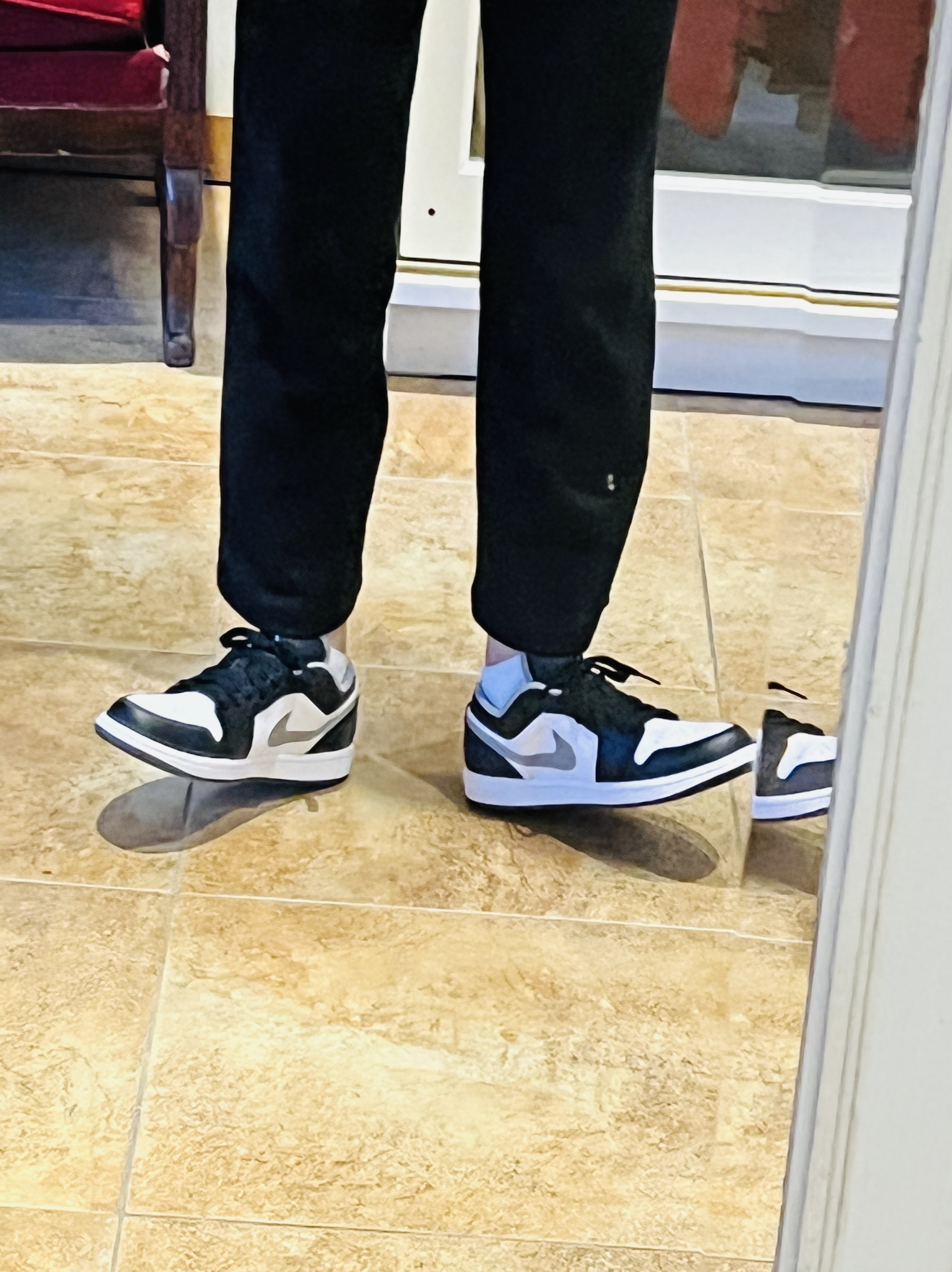 (W) Jordan 1 Low White Wolf Grey, Jordan 1 Low Black Particle Grey 착용 스타일 - 3