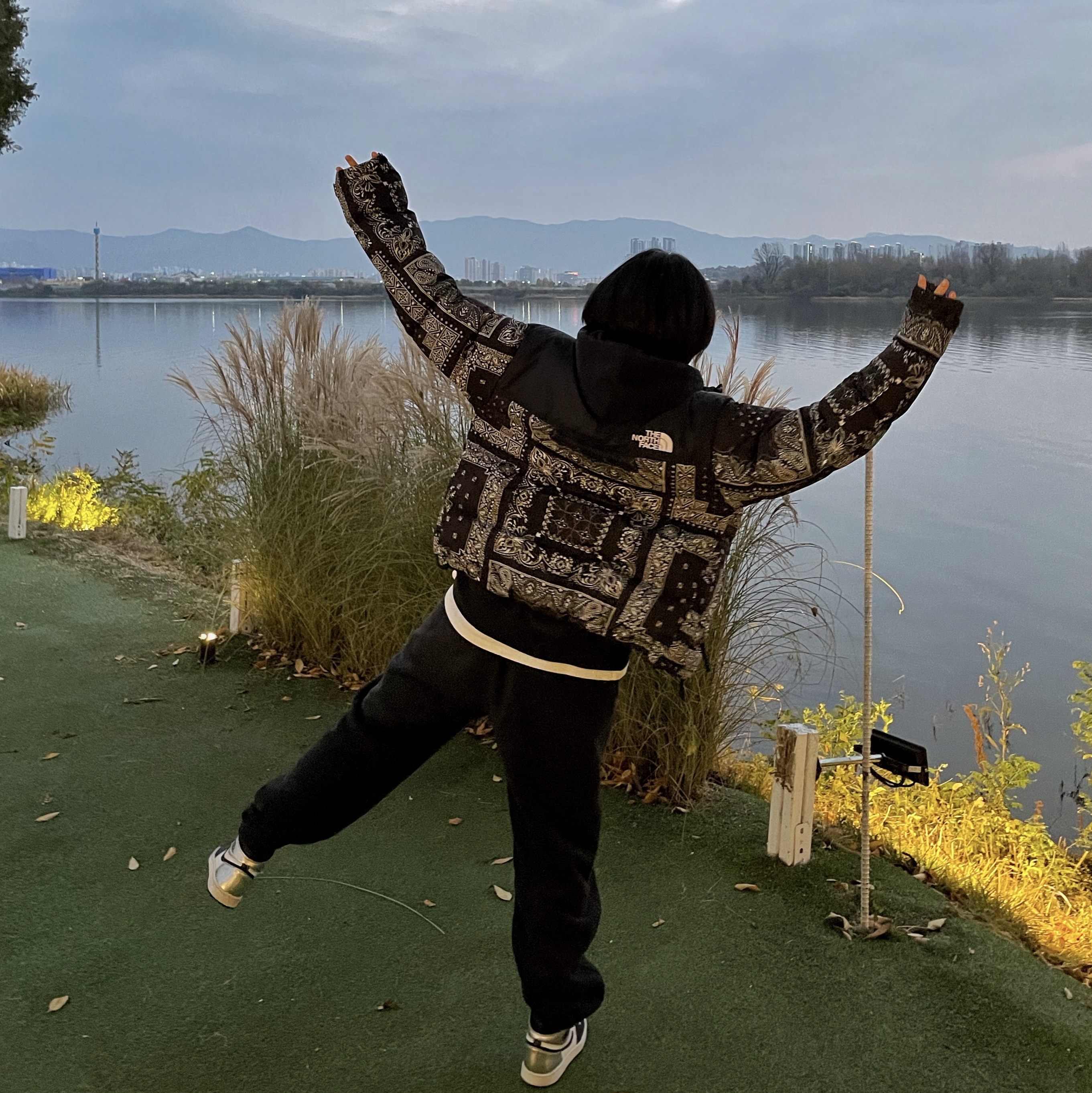 The North Face 1996 Novelty Nuptse Jacket Real Black - 21FW, (W) Jordan 1 Retro High OG Silver Toe 착용 스타일 - 2