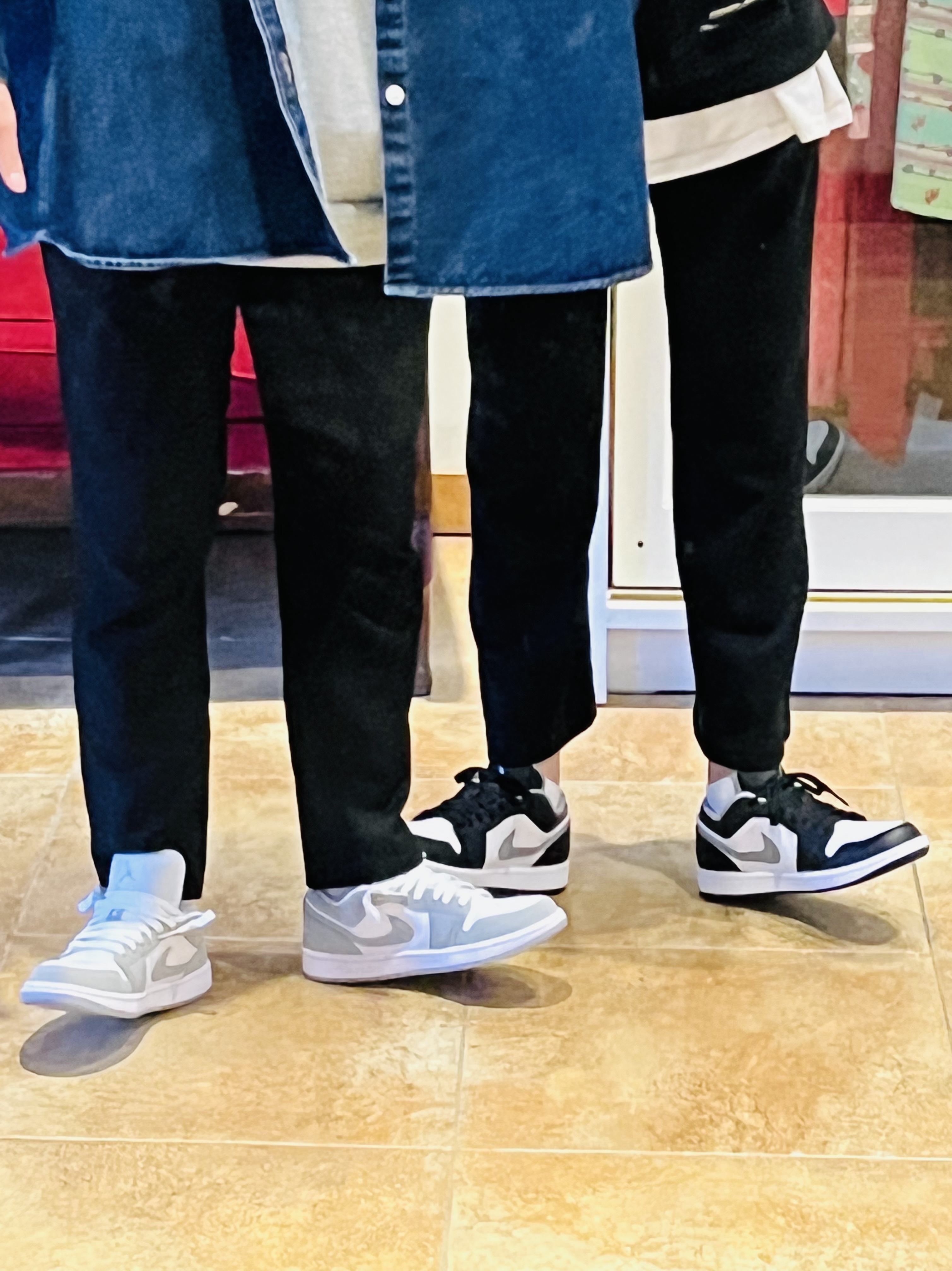 (W) Jordan 1 Low White Wolf Grey, Jordan 1 Low Black Particle Grey 착용 스타일 - 2