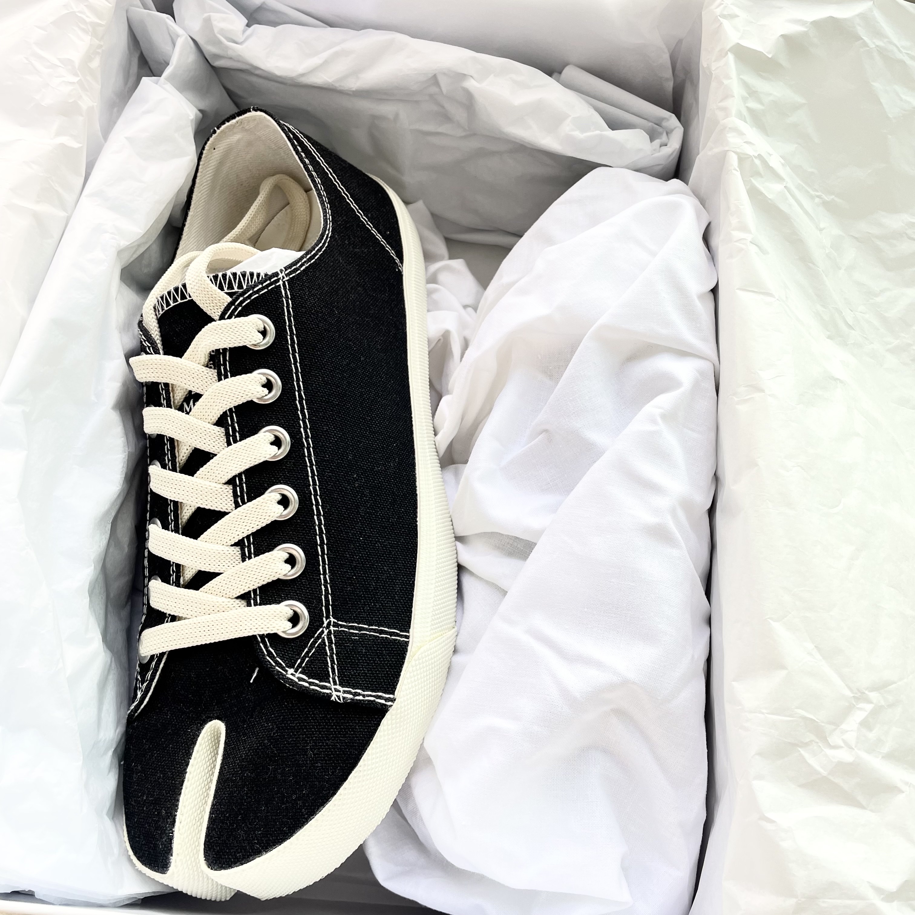 Maison Margiela Tabi Low Black 착용 스타일