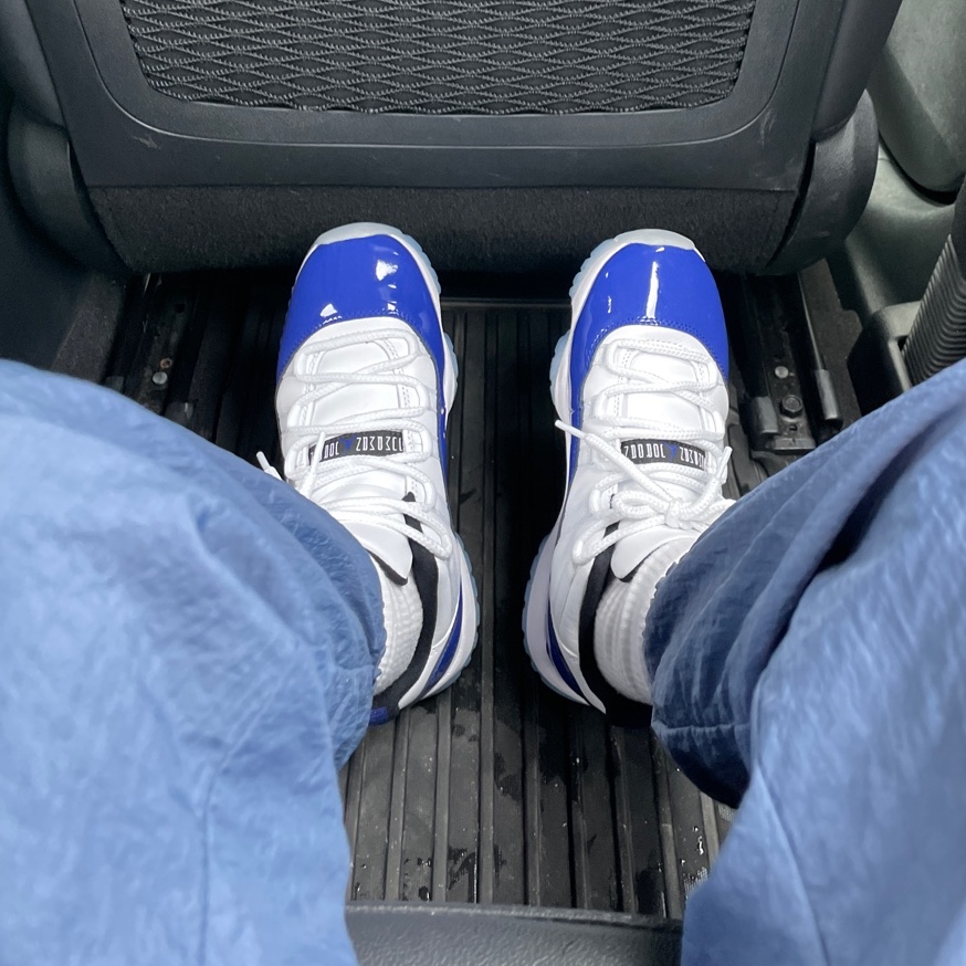 (W) Jordan 11 Retro Low Concord Sketch 착용 스타일