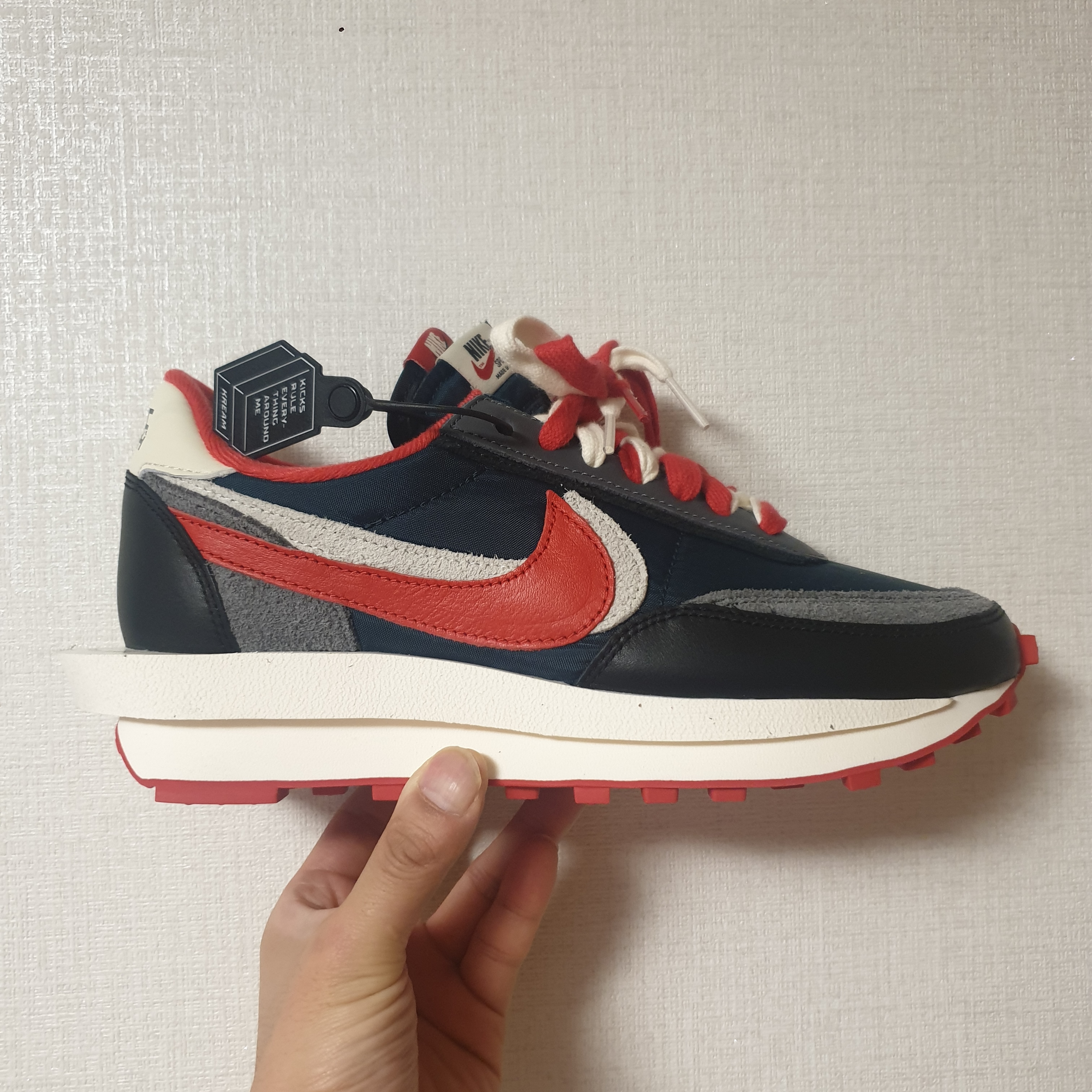 Nike x Sacai x Undercover LDWaffle Midnight Spruce University Red 착용 스타일