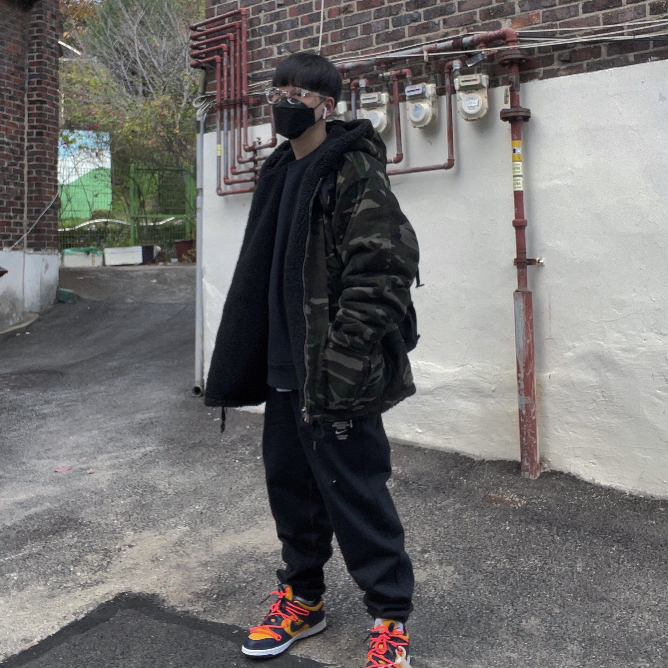 Nike x Off-White Dunk Low University Gold Midnight Navy, Nike x Stussy NRG ZR Fleece Pants Black - US/EU 착용 스타일