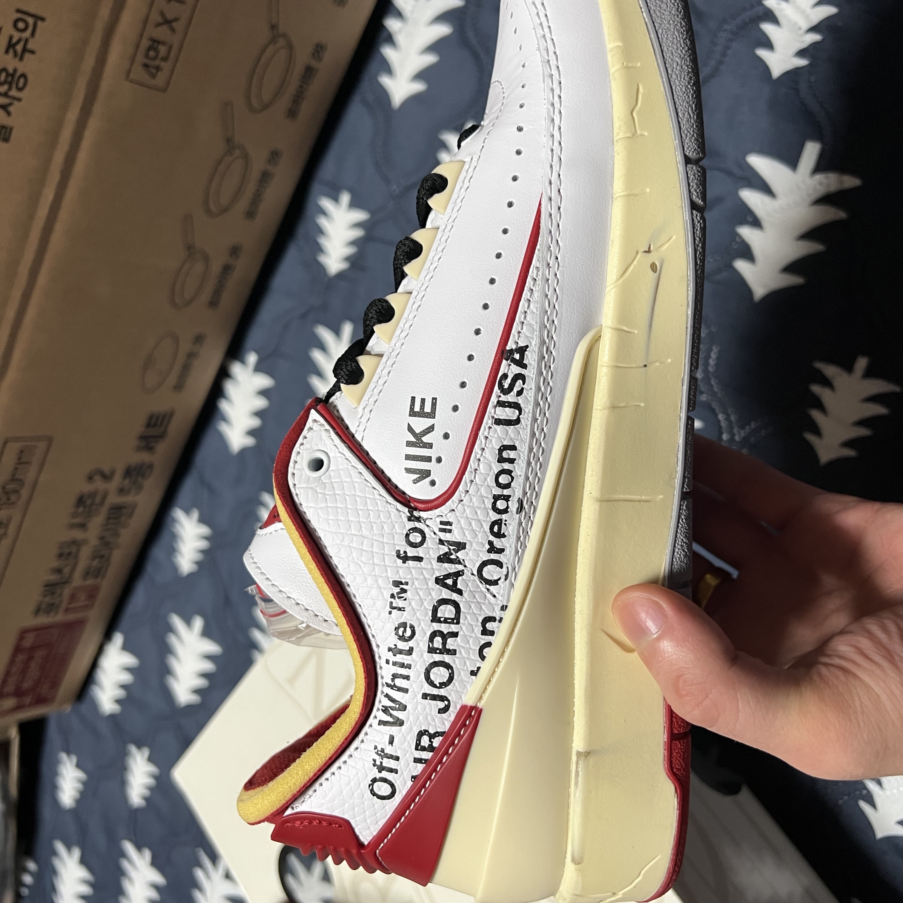 Jordan 2 x Off-White Retro Low SP White and Varsity Red 착용 스타일 - 3