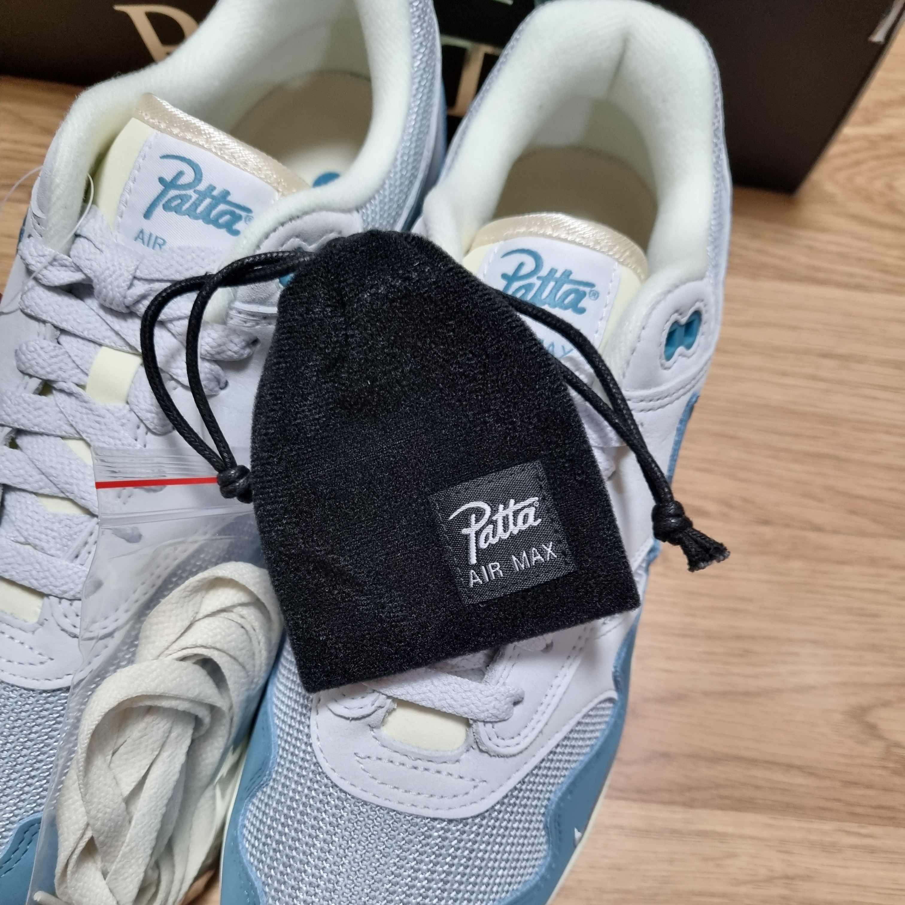 Nike x Patta Air Max 1 Noise Aqua 착용 스타일 - 3
