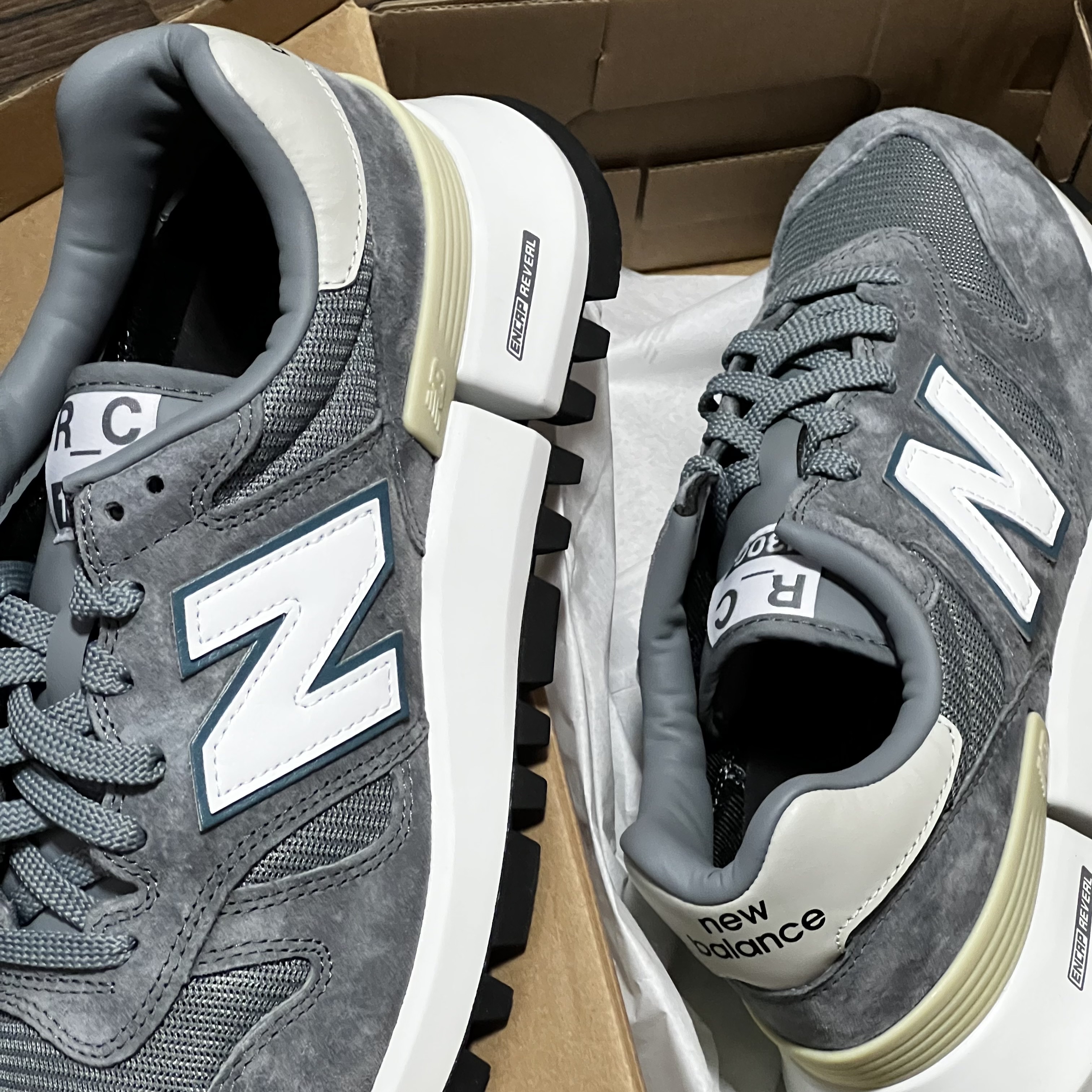 New Balance x Tokyo Design Studio R_C 1300 Grey Teal 착용 스타일 - 3