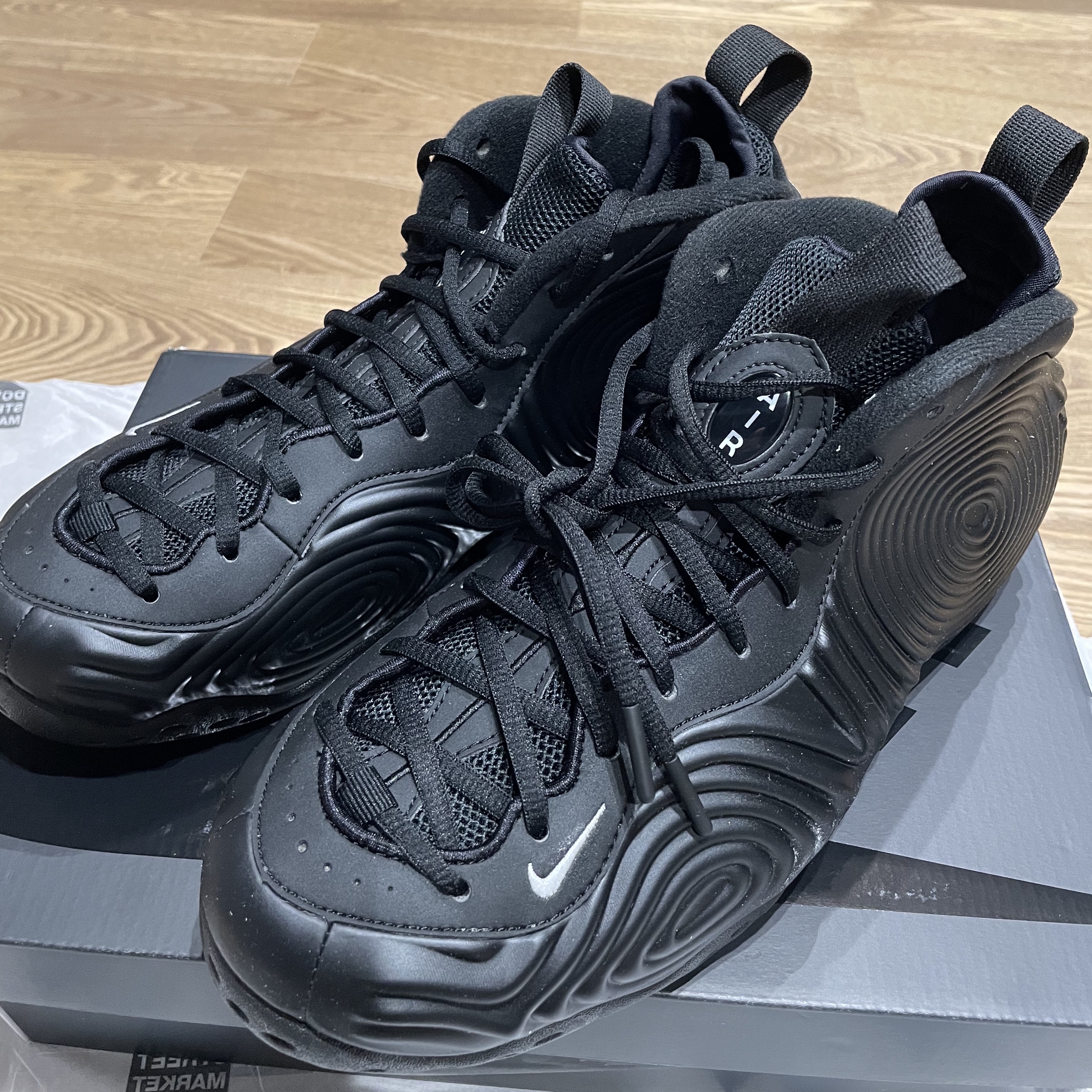 Nike x Comme des Garcons Homme Plus Air Foamposite One Black 착용 스타일 - 4