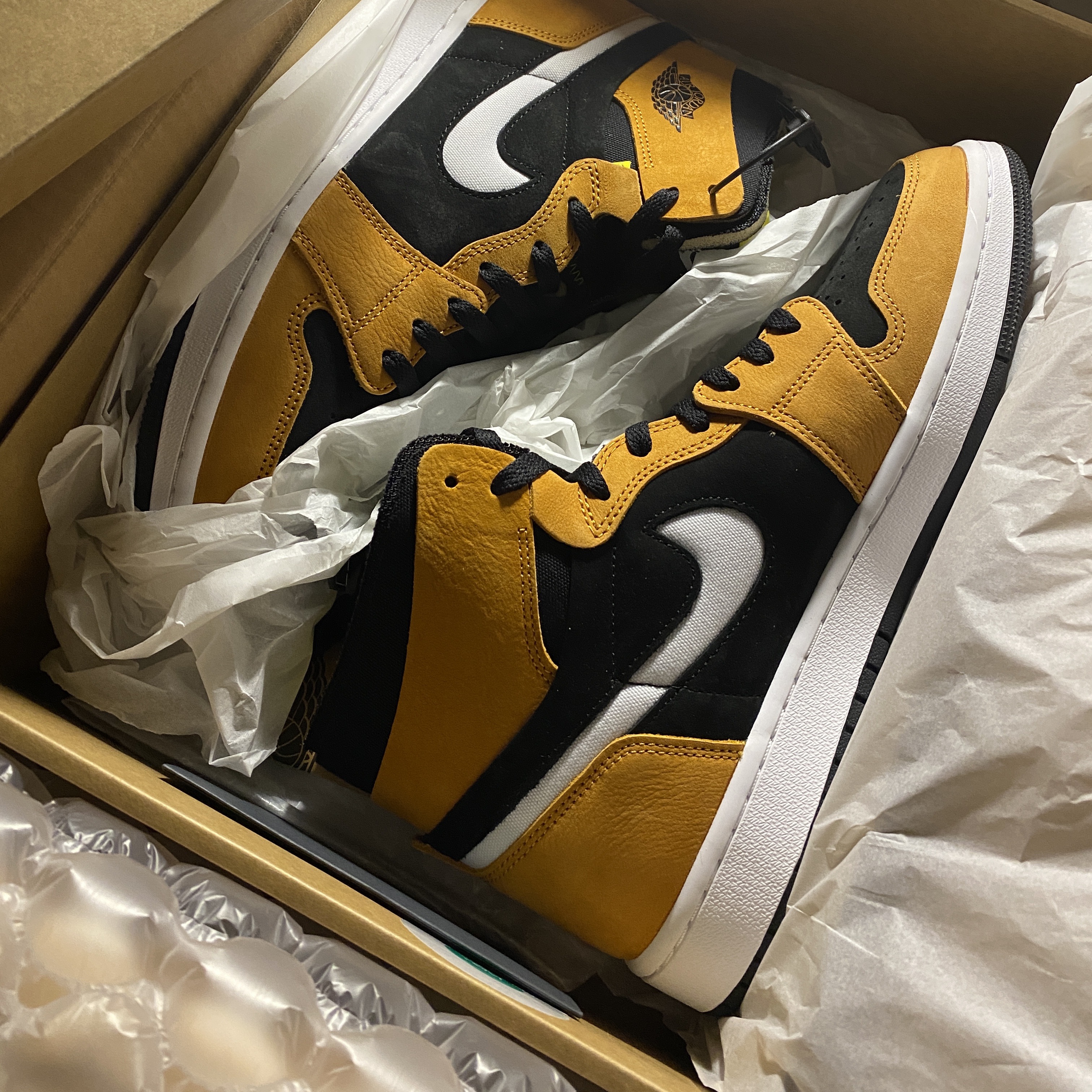Jordan 1 Zoom Air CMFT Monarch Orange 착용 스타일 - 2