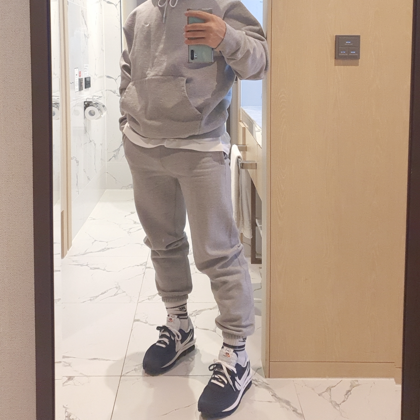 Nike NRG Solo Swoosh Fleece Hoodie Dark Grey Heather - US/EU, (W) Nike NRG Solo Swoosh Fleece Pants Dark Grey Heather - Asia 착용 스타일