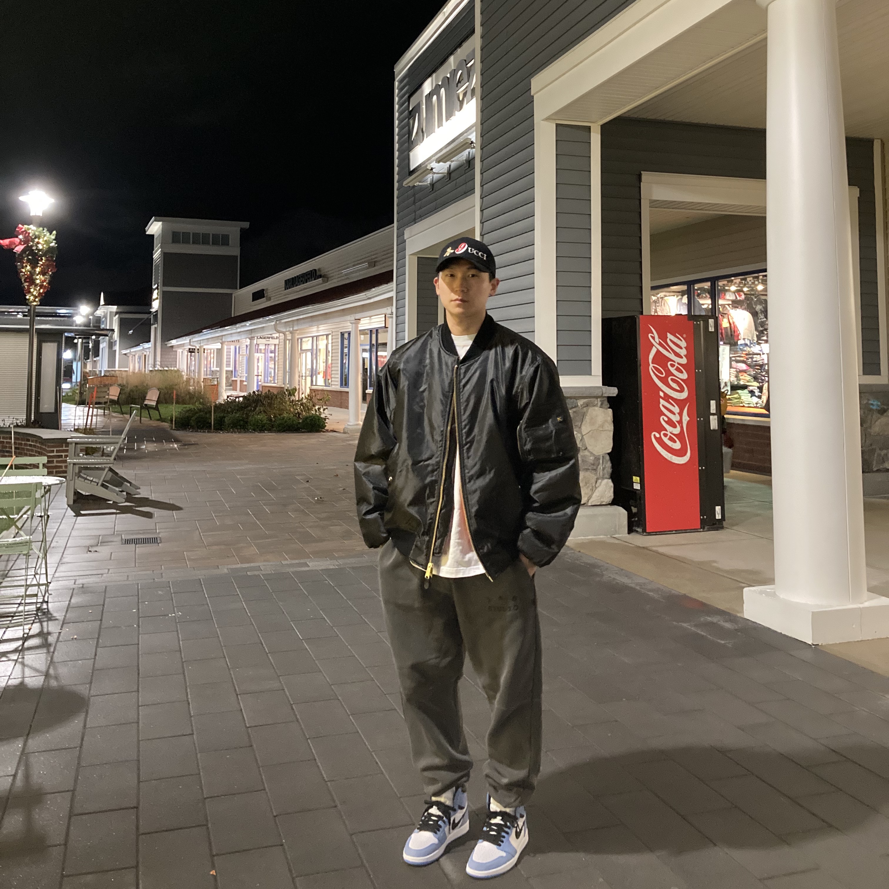 Jordan 1 Retro High OG University Blue, IAB Studio Blocked Pigment Sweatpants Black 착용 스타일