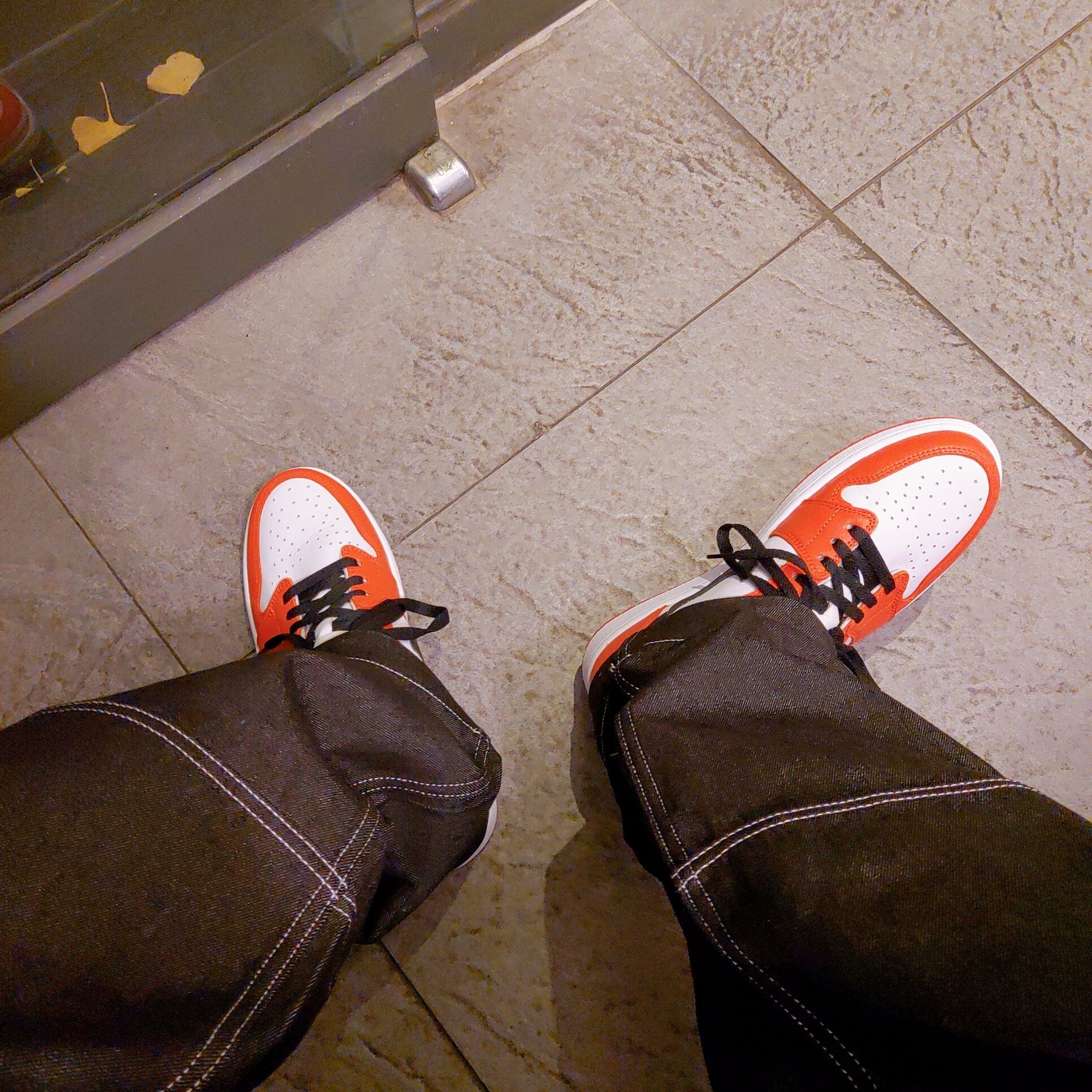 Jordan 1 Low OG Starfish 착용 스타일 - 1