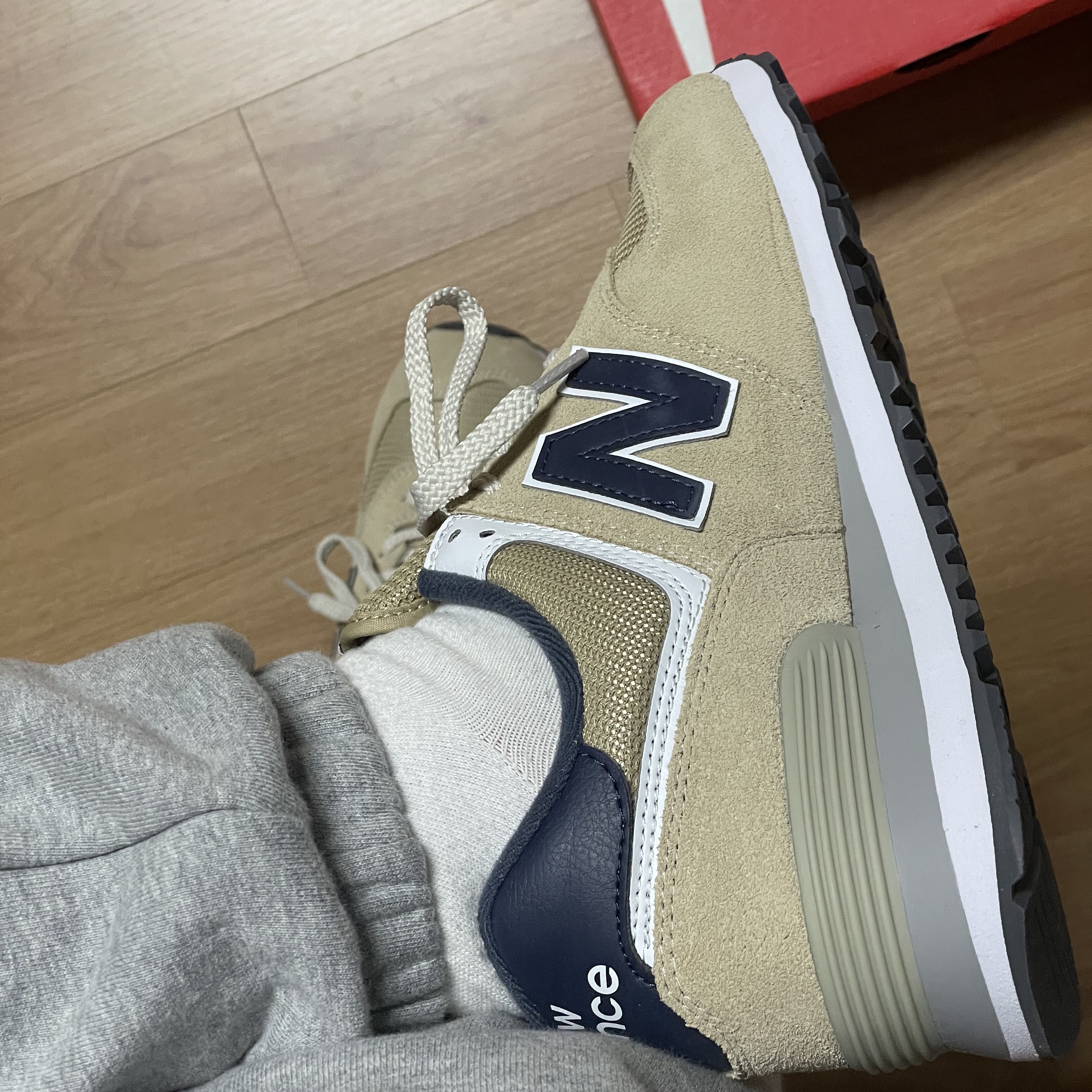 New Balance 574 Incense Atlantic 착용 스타일 - 5