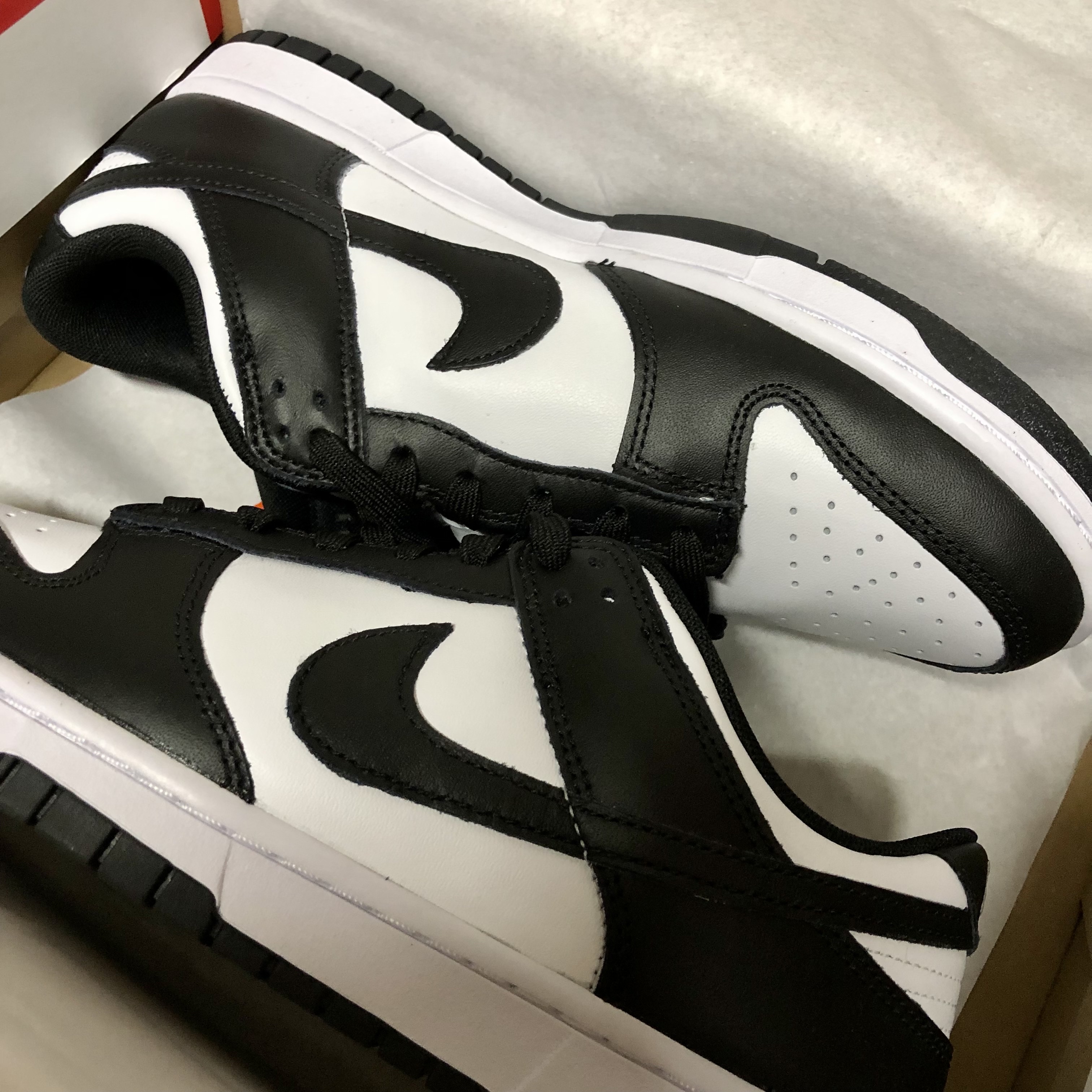 Nike Dunk Low Retro Black 착용 스타일 - 1