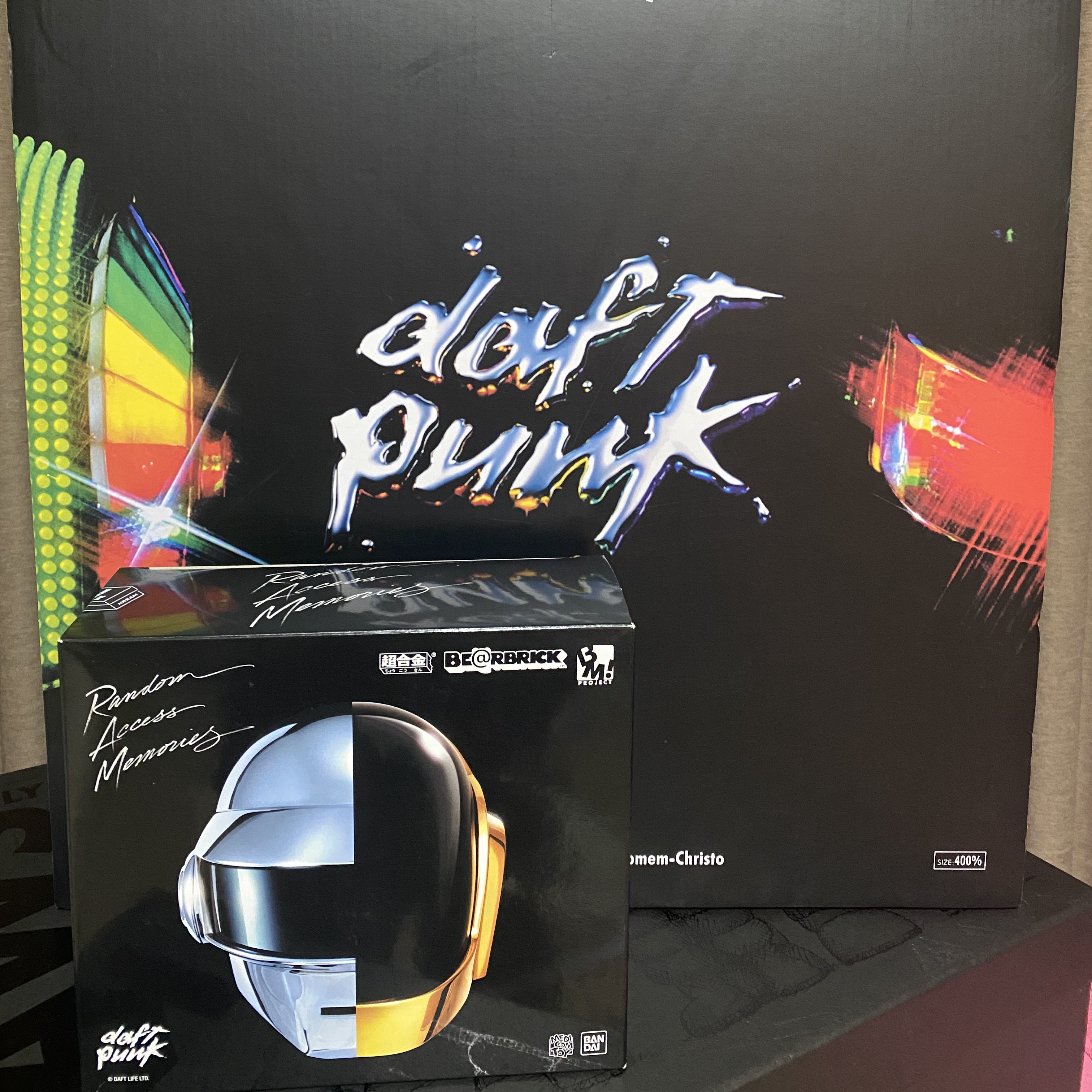 Bearbrick x Daft Punk Random Access Memories Superalloy Ver. 2 Pack 200%, Bearbrick x Daft Punk Discovery Ver. 2 Pack 400% 착용 스타일