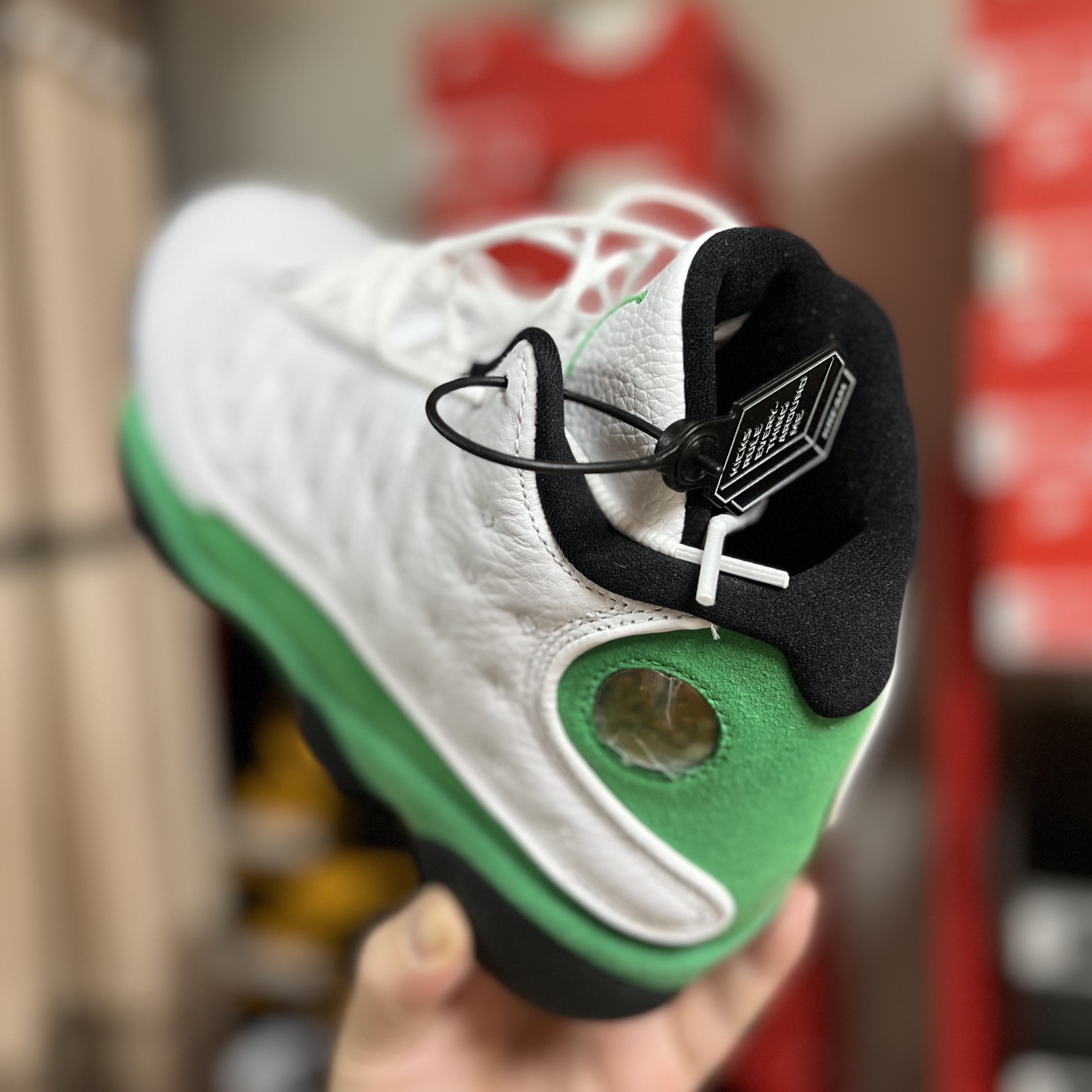 Jordan 13 Retro Lucky Green 착용 스타일 - 2