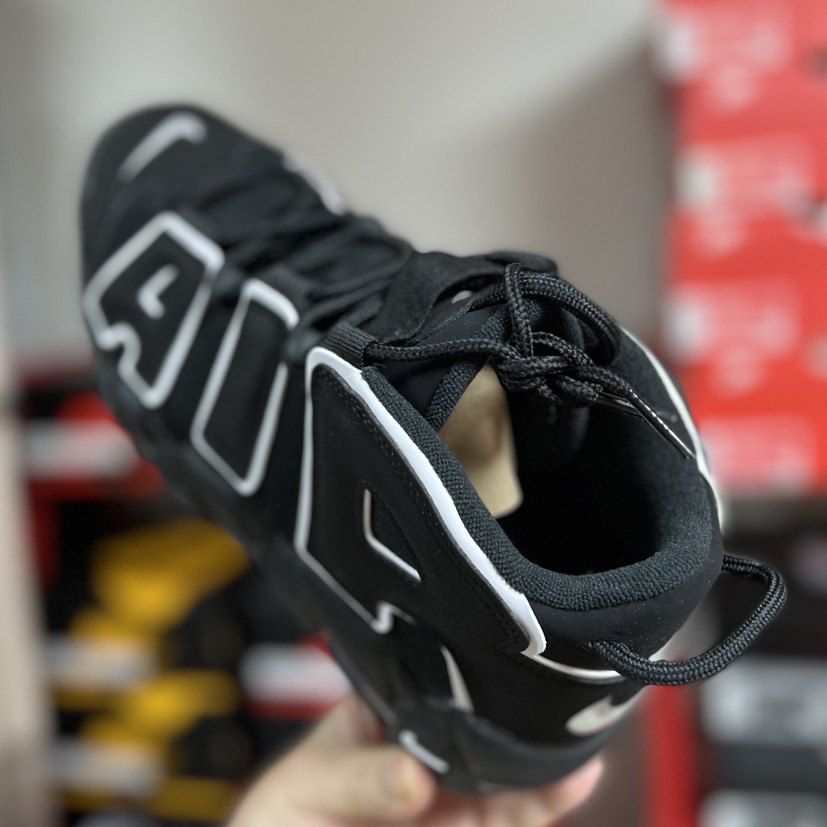 Nike Air More Uptempo Black White 2020 착용 스타일 - 2