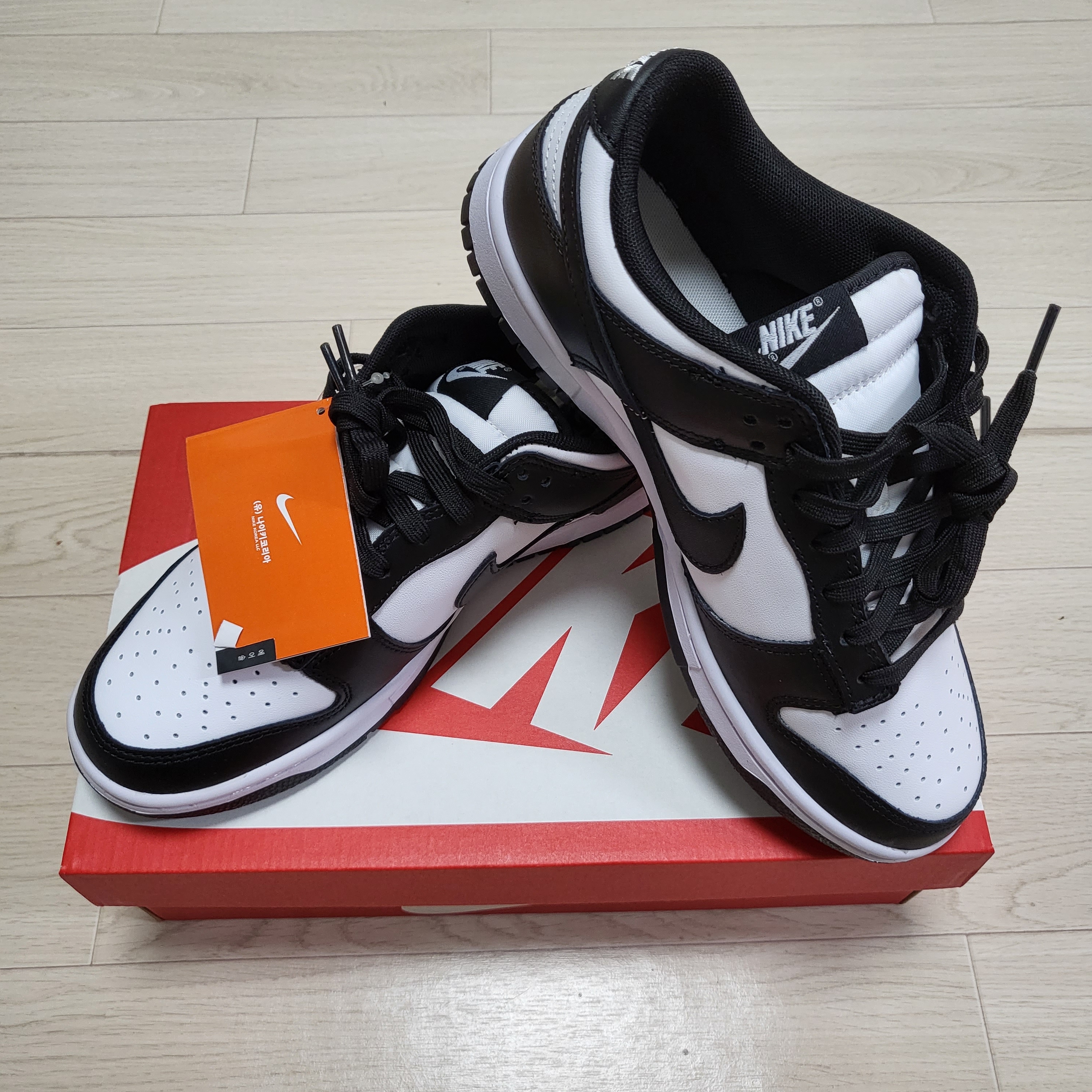 Nike Dunk Low Retro Black 착용 스타일