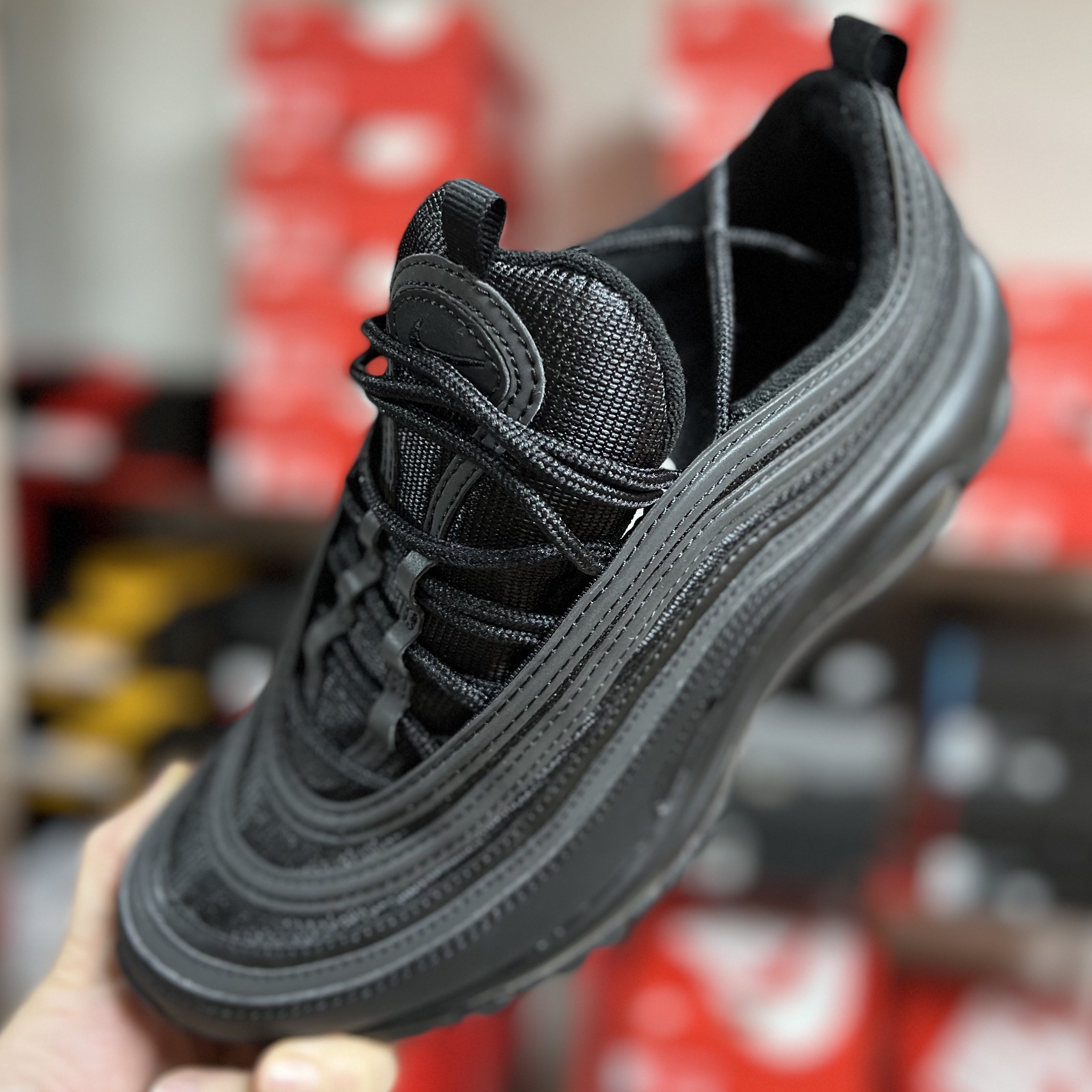 Nike Air Max 97 Triple Black 착용 스타일 - 1