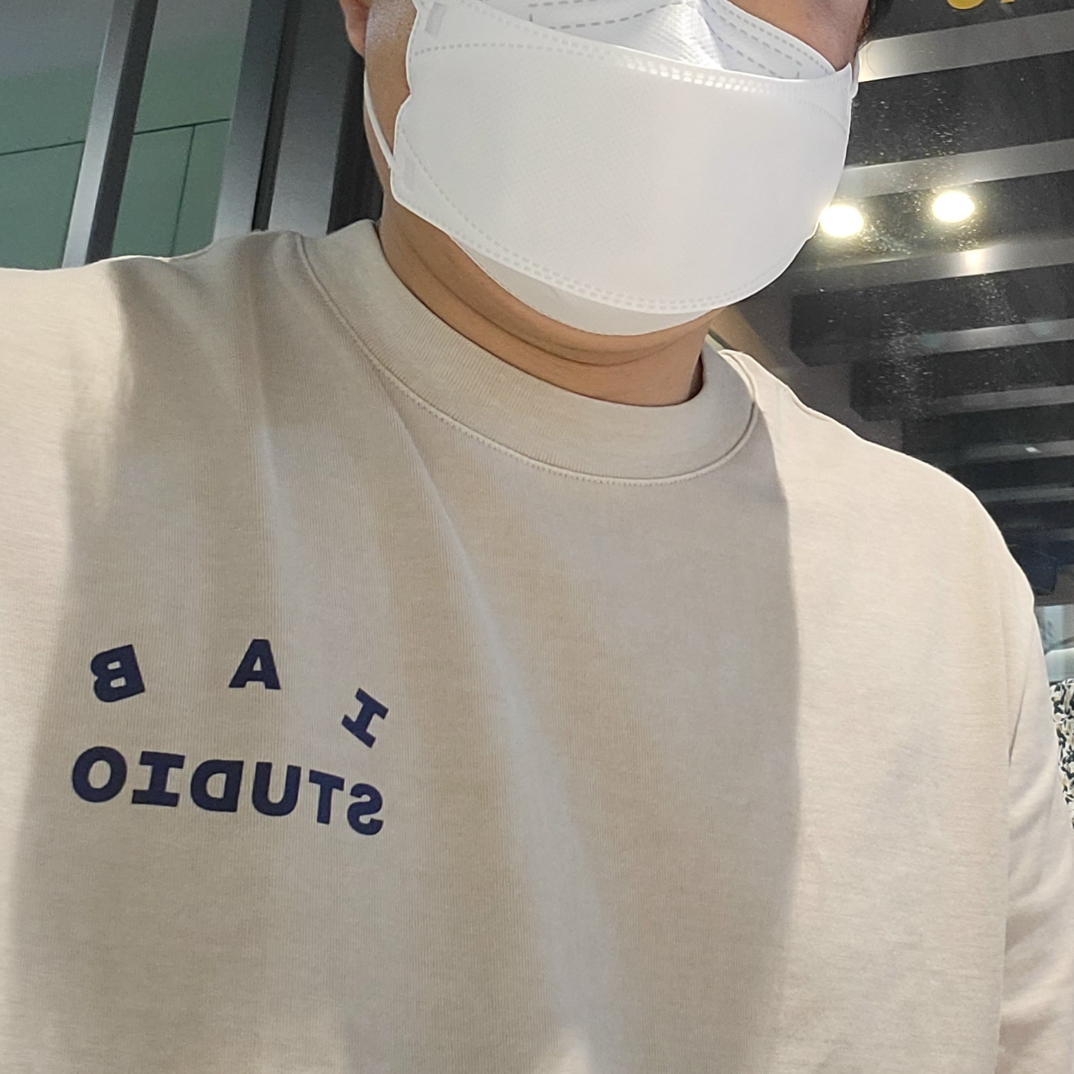 IAB Studio Pigment T-Shirt Oatmeal 착용 스타일