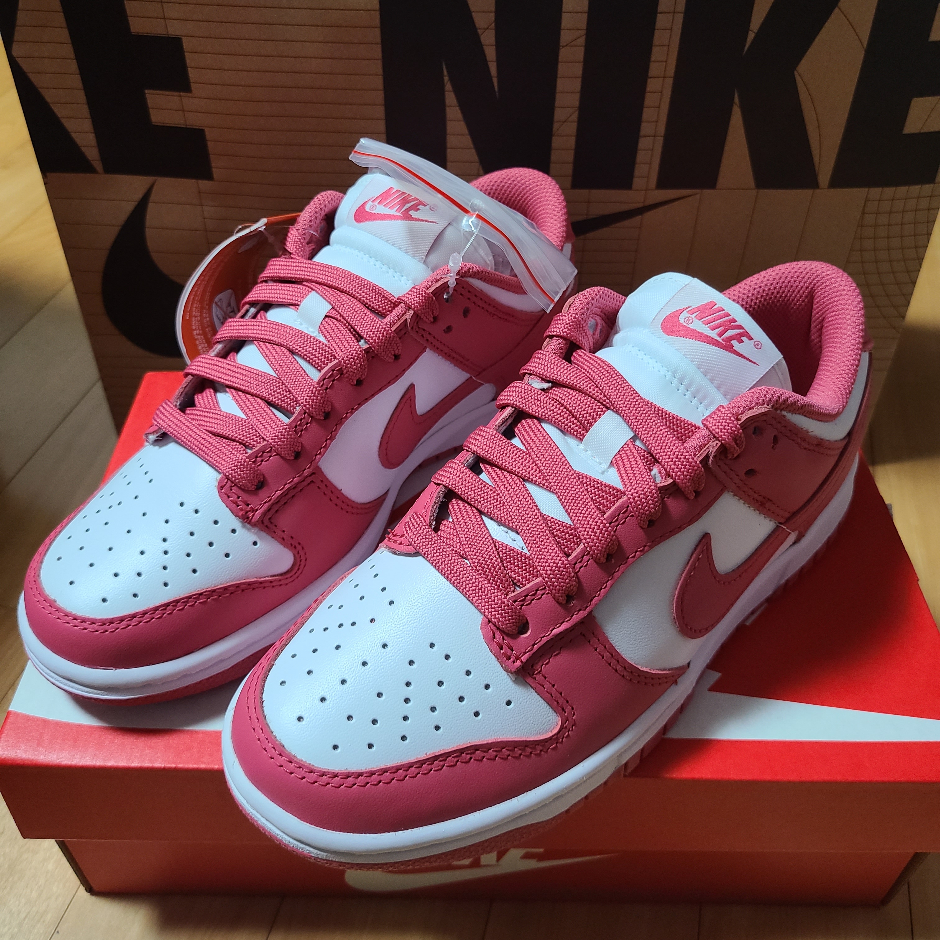 (W) Nike Dunk Low Archeo Pink 착용 스타일