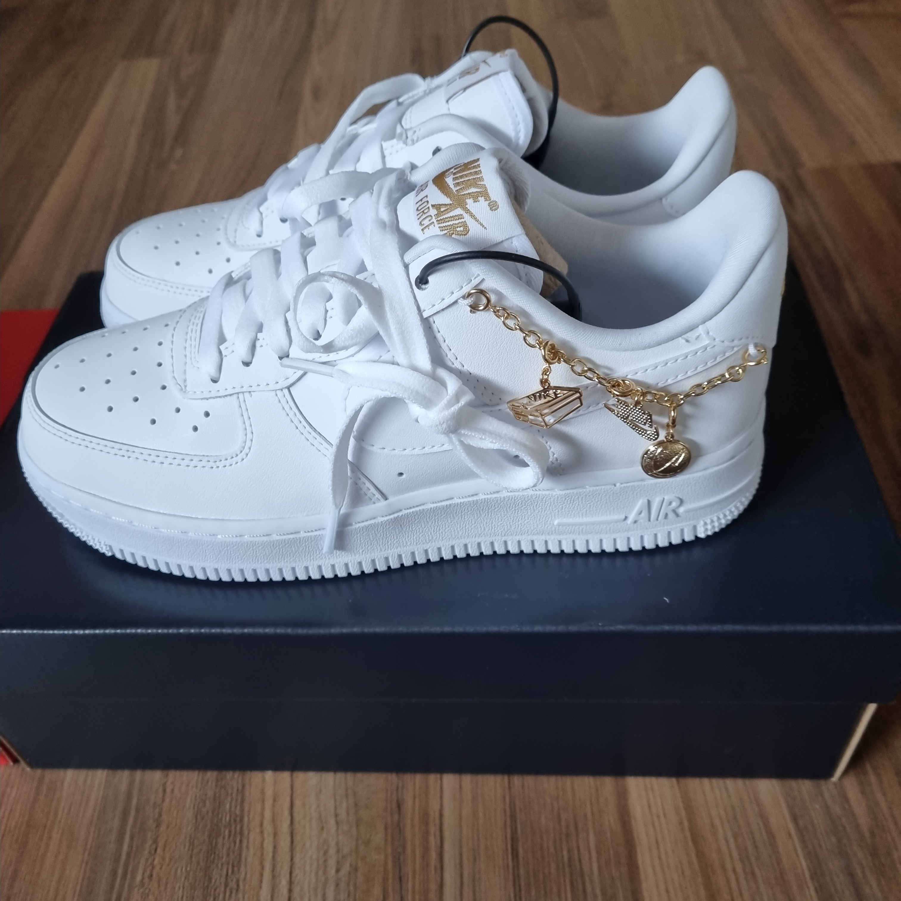(W) Nike Air Force 1 '07 LX White Pendant 착용 스타일