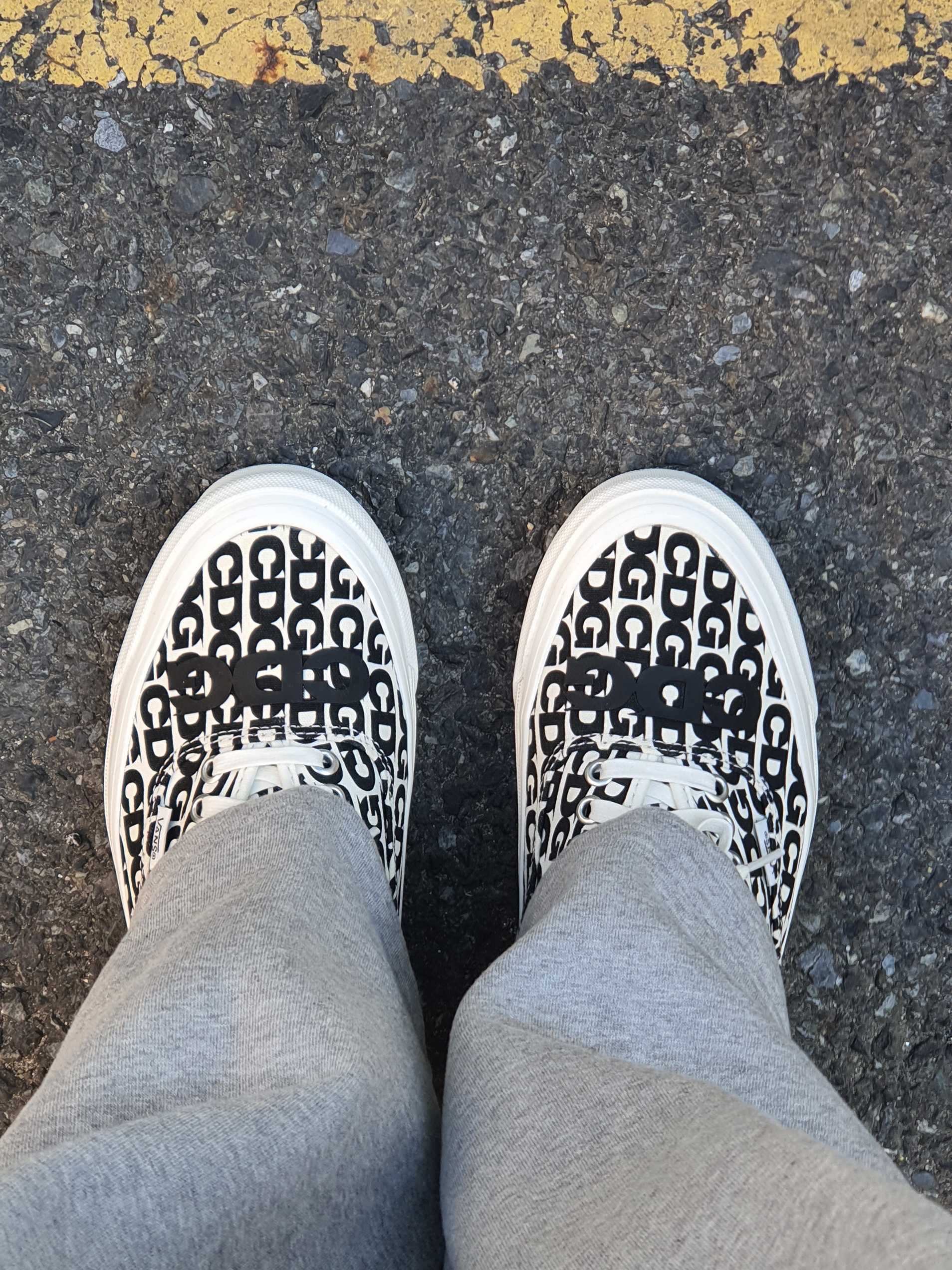 Vans Vault x CDG OG Authentic LX White Black 착용 스타일
