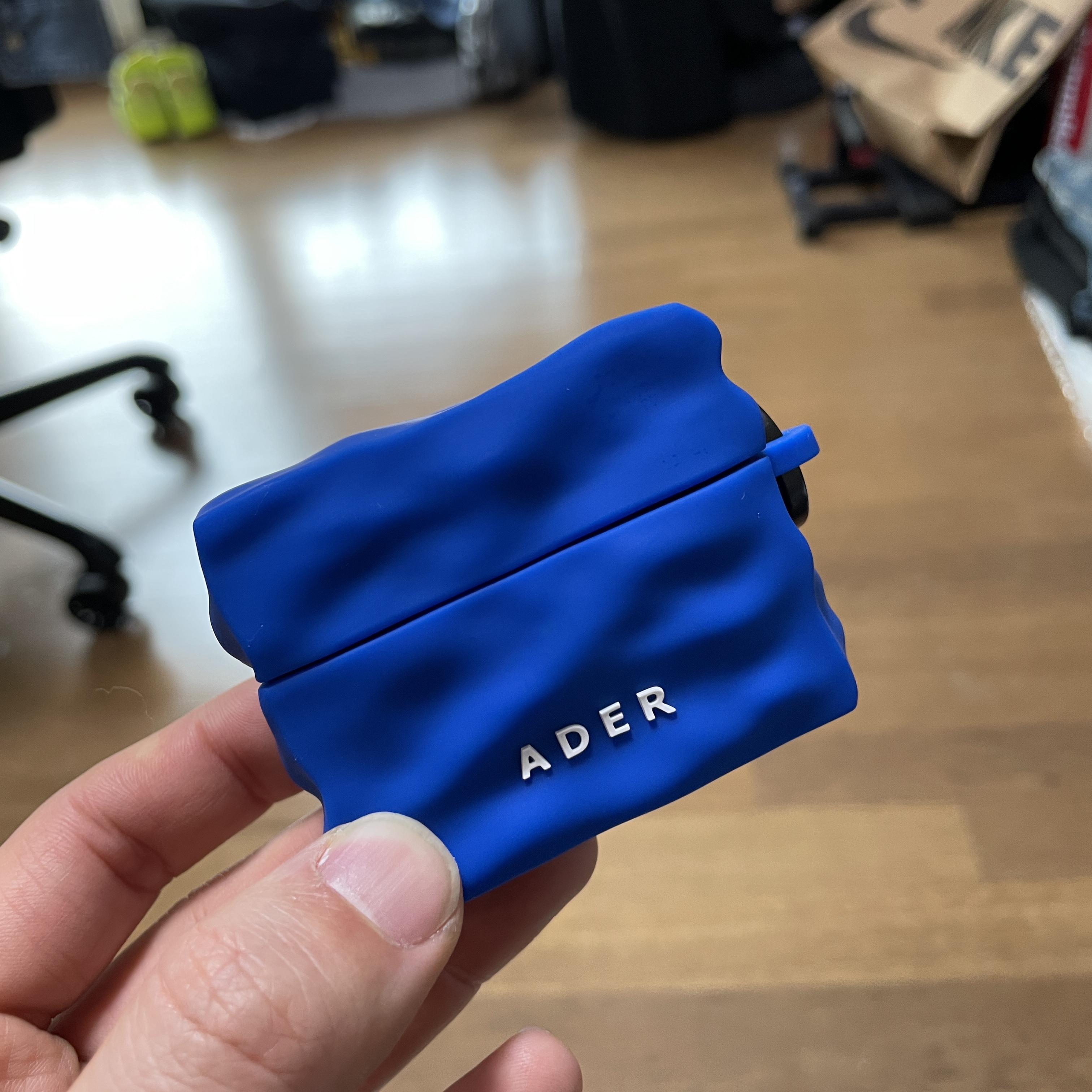 Casetify x Ader Error AirPods Pro Case 착용 스타일 - 1