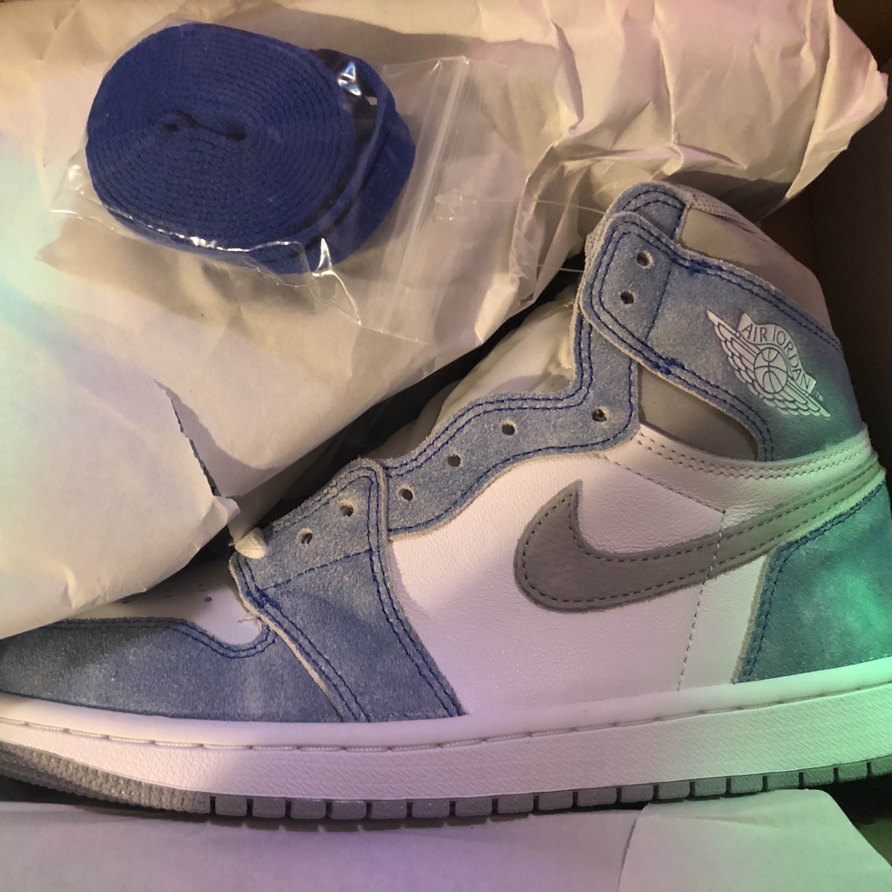 Jordan 1 Retro High OG Hyper Royal 착용 스타일