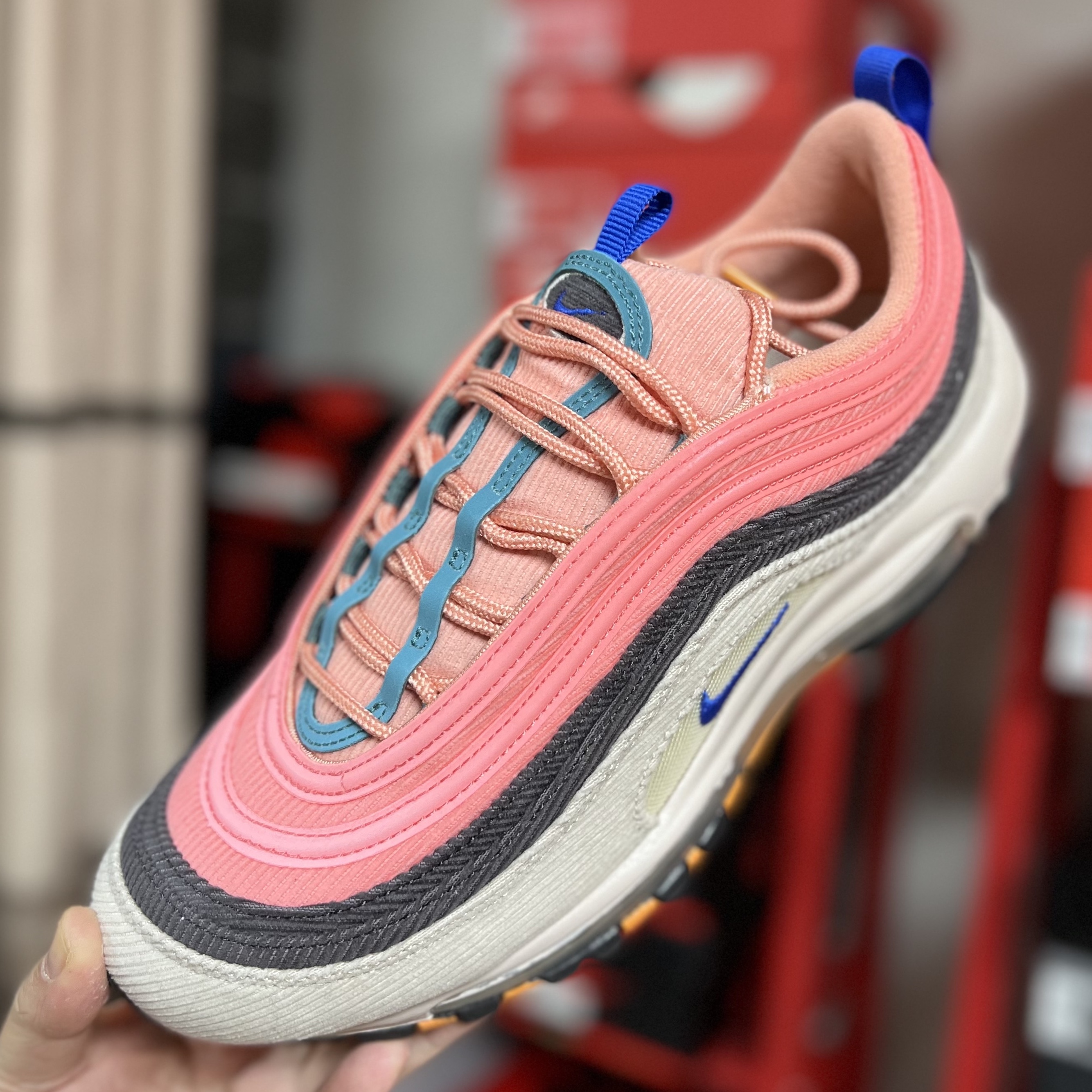 Nike Air Max 97 Corduroy Desert Sand 착용 스타일 - 1