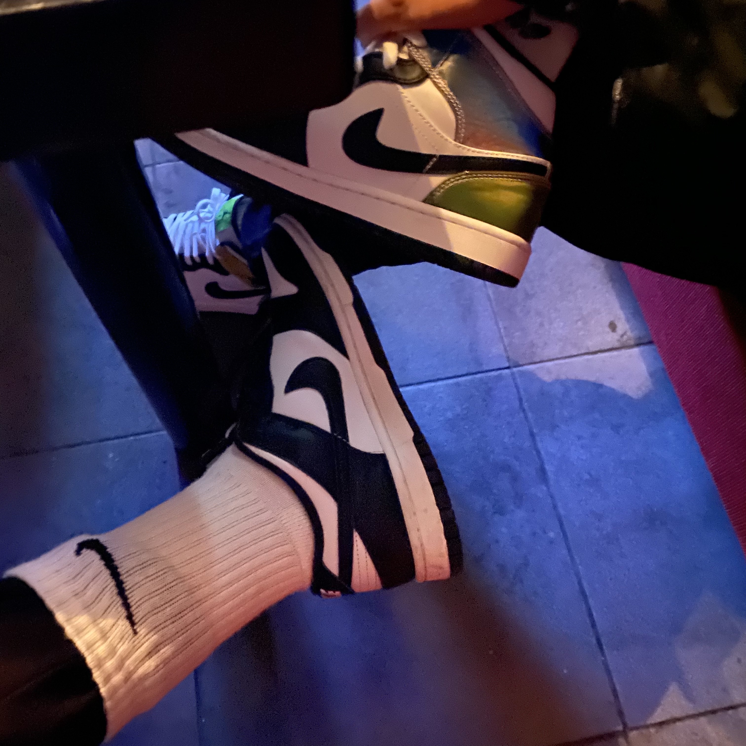 (W) Nike Dunk Low Black, Jordan 1 Mid SE Heat Reactive 착용 스타일