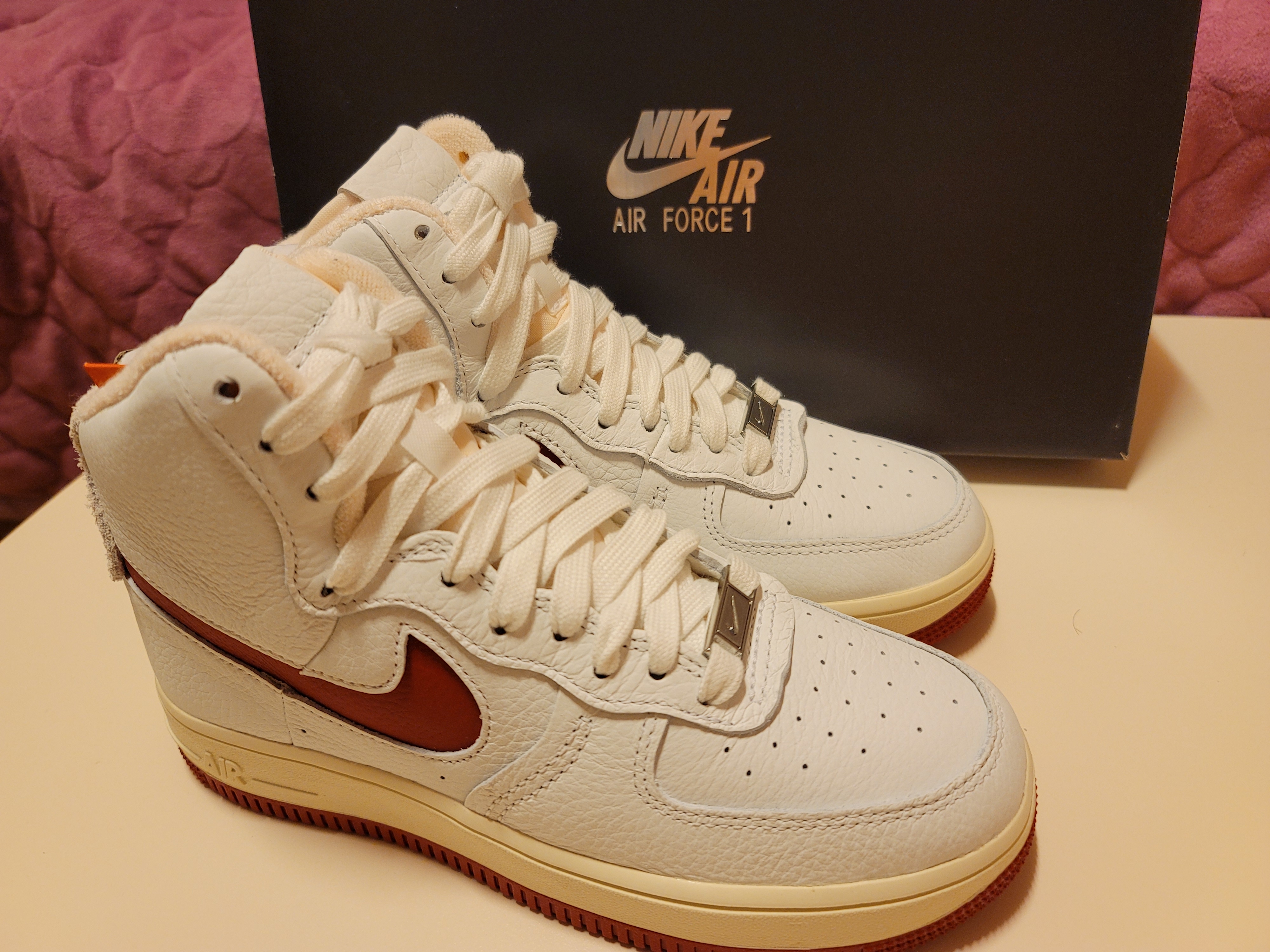 (W) Nike Air Force 1 High Sculpt Gym Red 착용 스타일 - 2