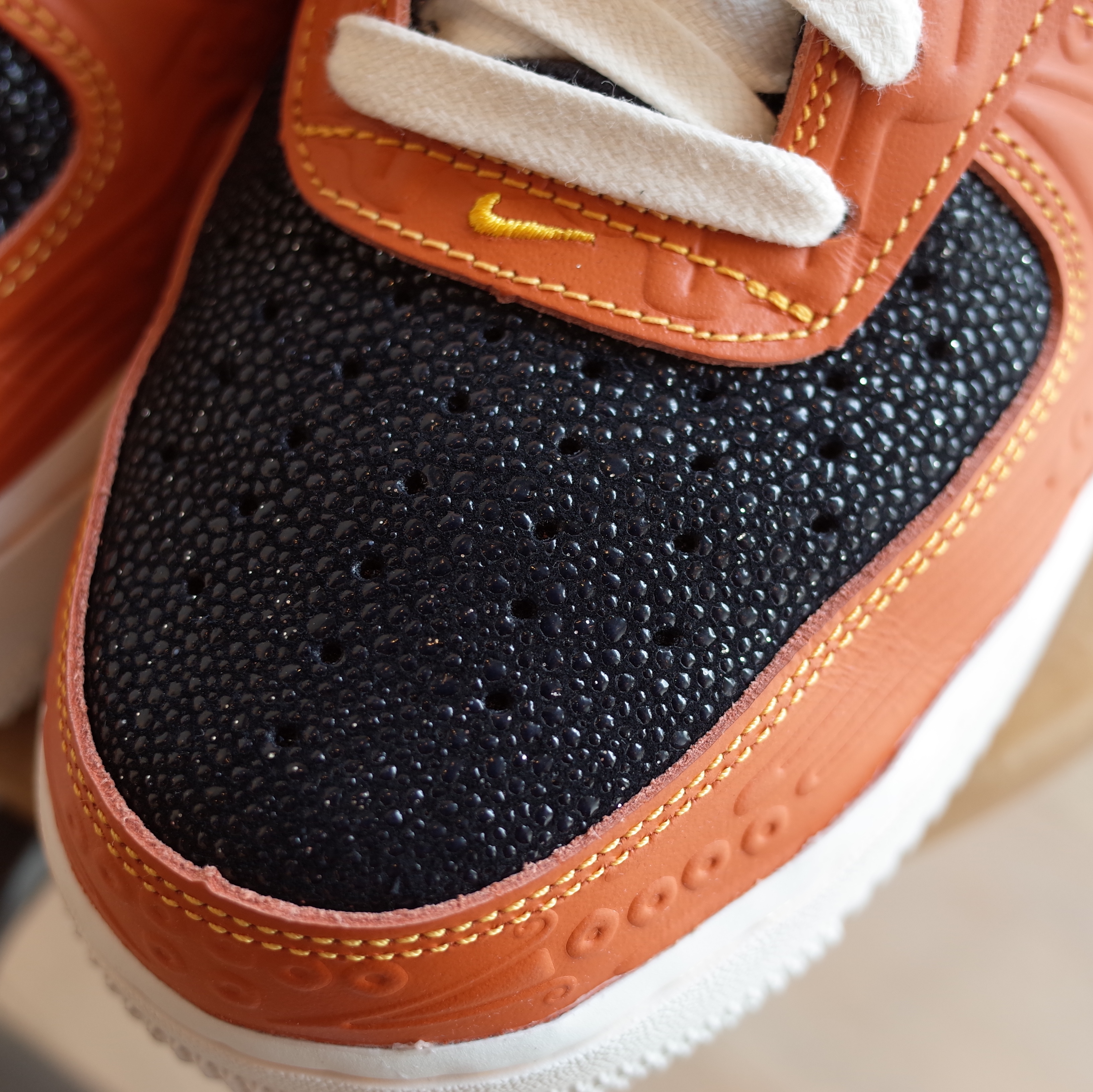 Nike Air Force 1 '07 LX Siempre Familia 착용 스타일 - 4